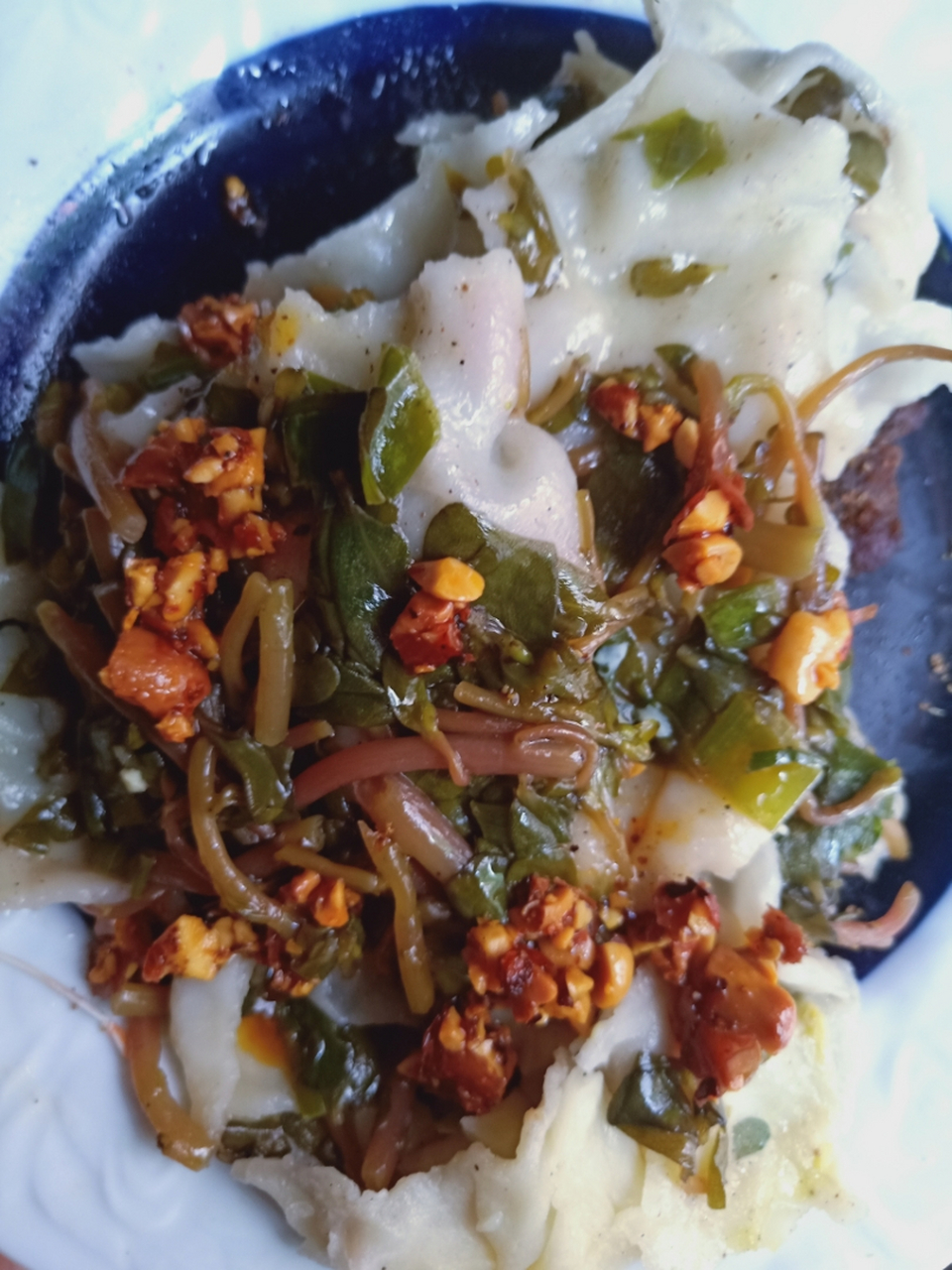 你吃过的比较少见的食物# 马蜂菜菜卷子,是一种野菜,比较少见,以前都