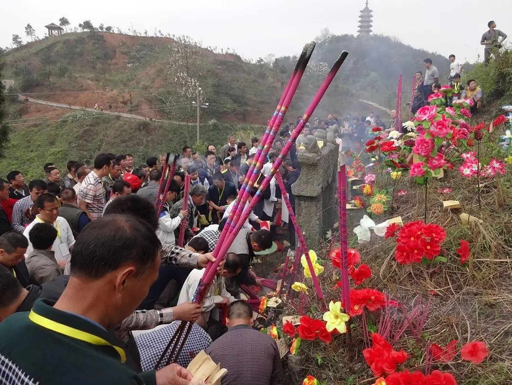 恩建二乡动刀枪