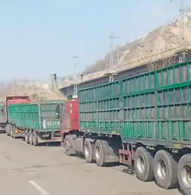 冬天来了,山西人最忙的就是拉煤的