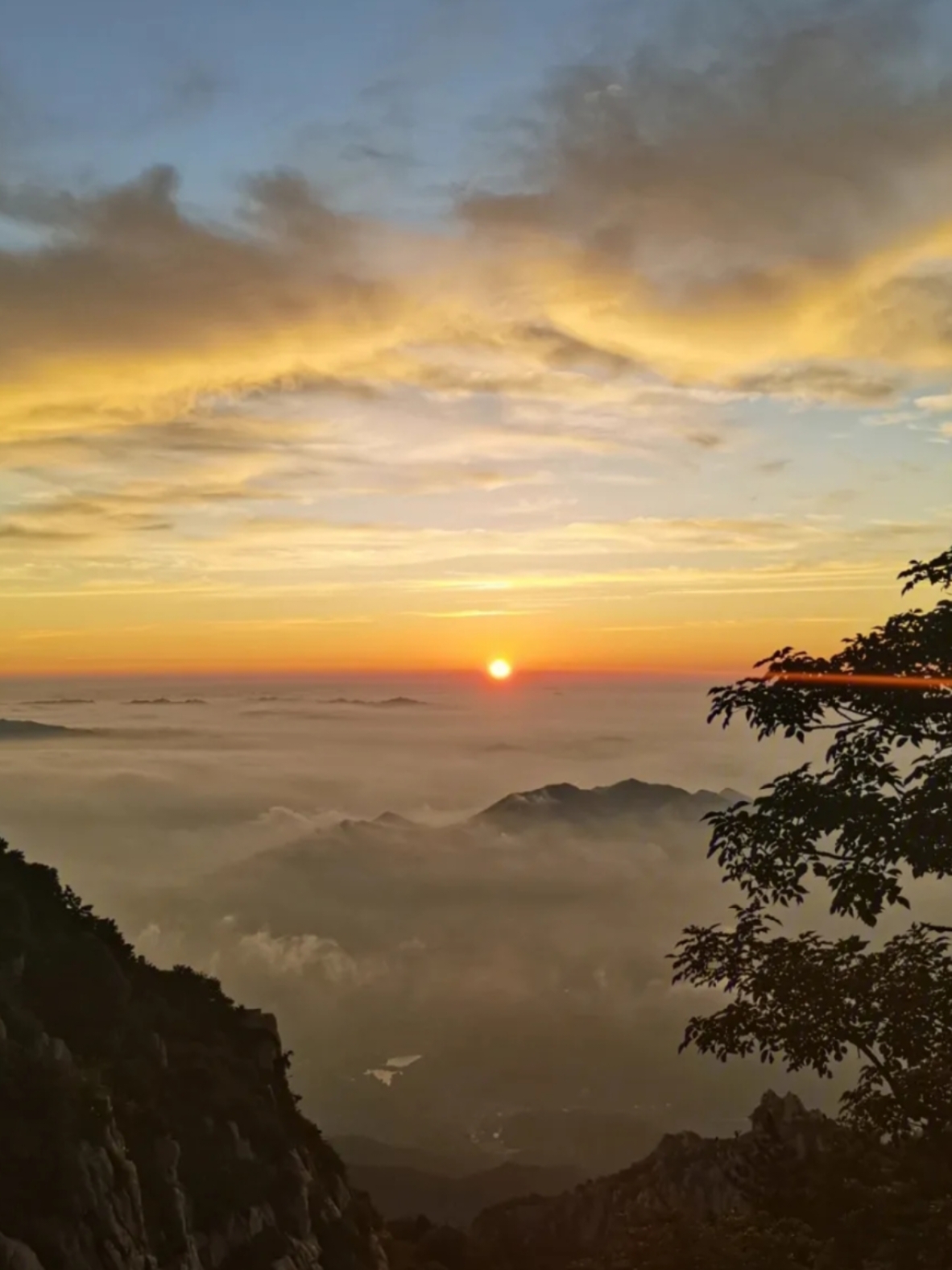 登高日出图片