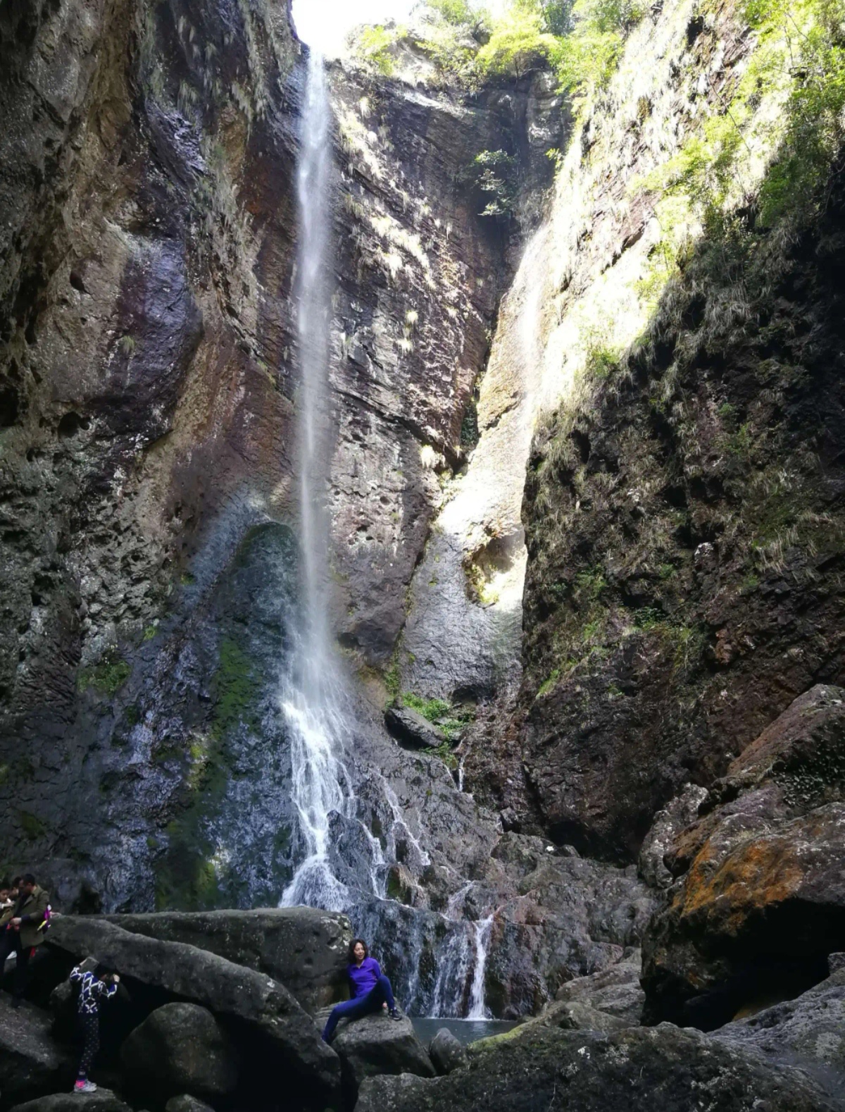 雁荡山小龙湫飞瀑诗一首