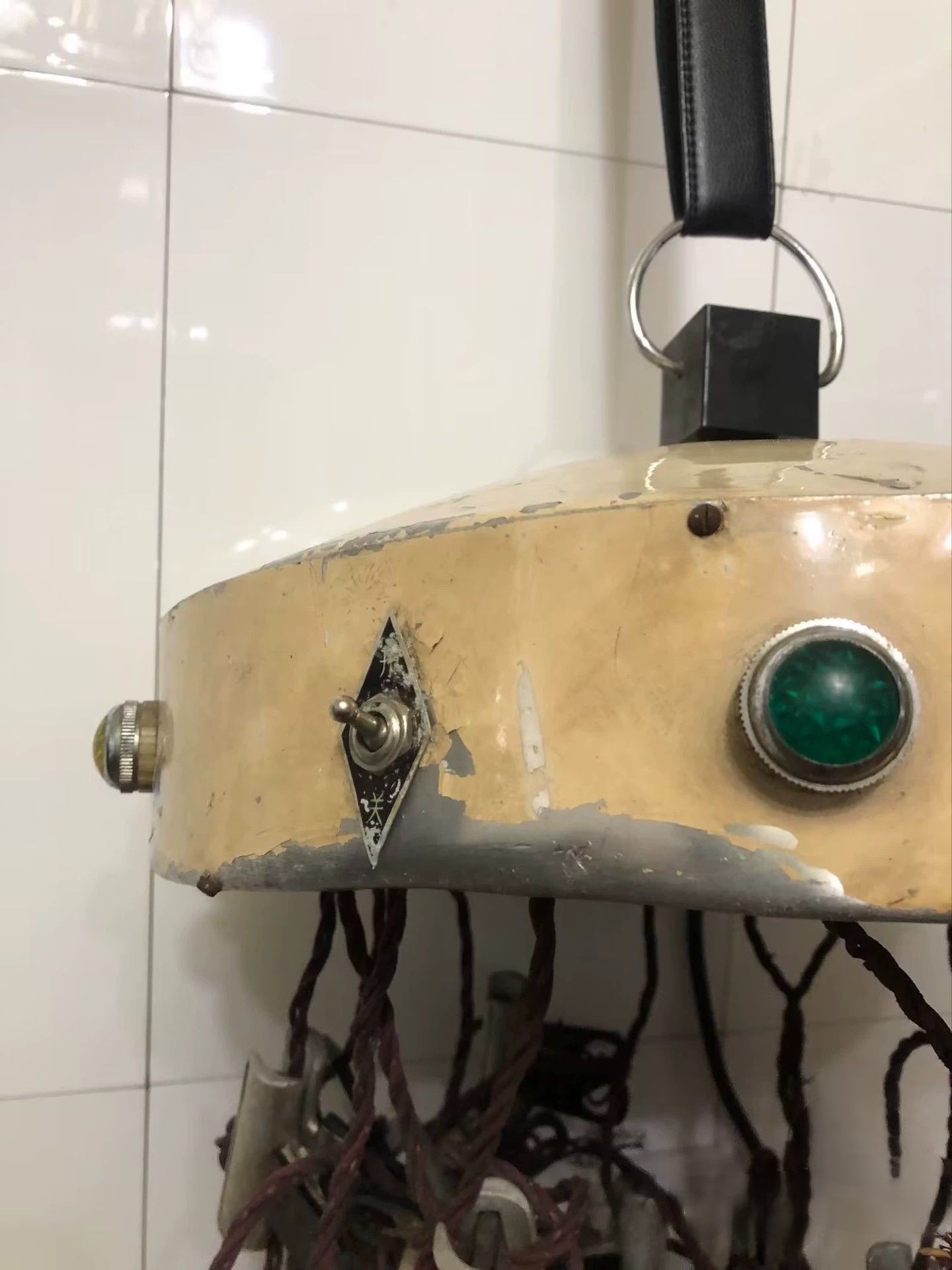 七十年代烫发机一个,老理发舍留下来的,比较稀少,你见过吗?