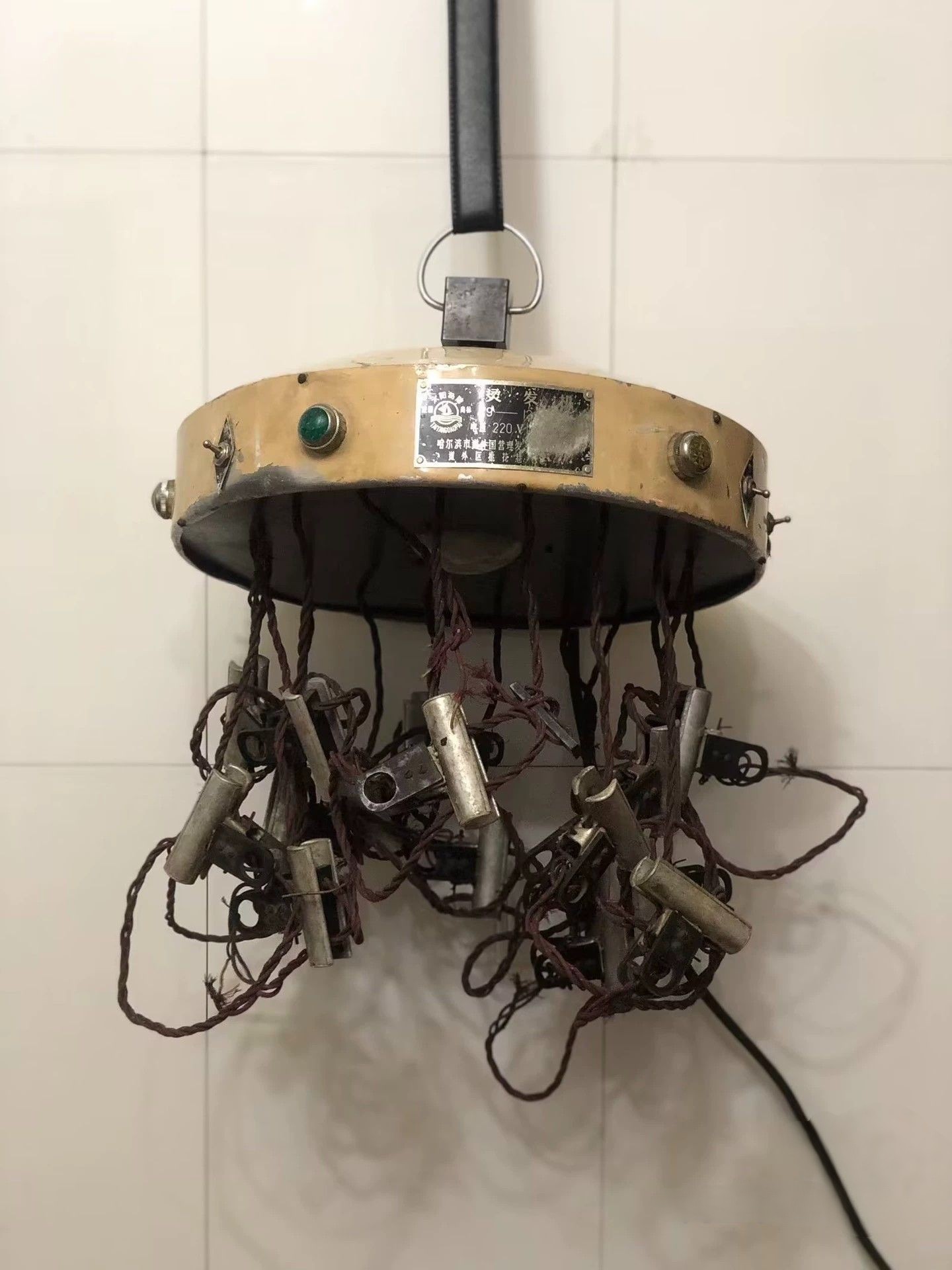 七十年代烫发机一个,老理发舍留下来的,比较稀少,你见过吗?