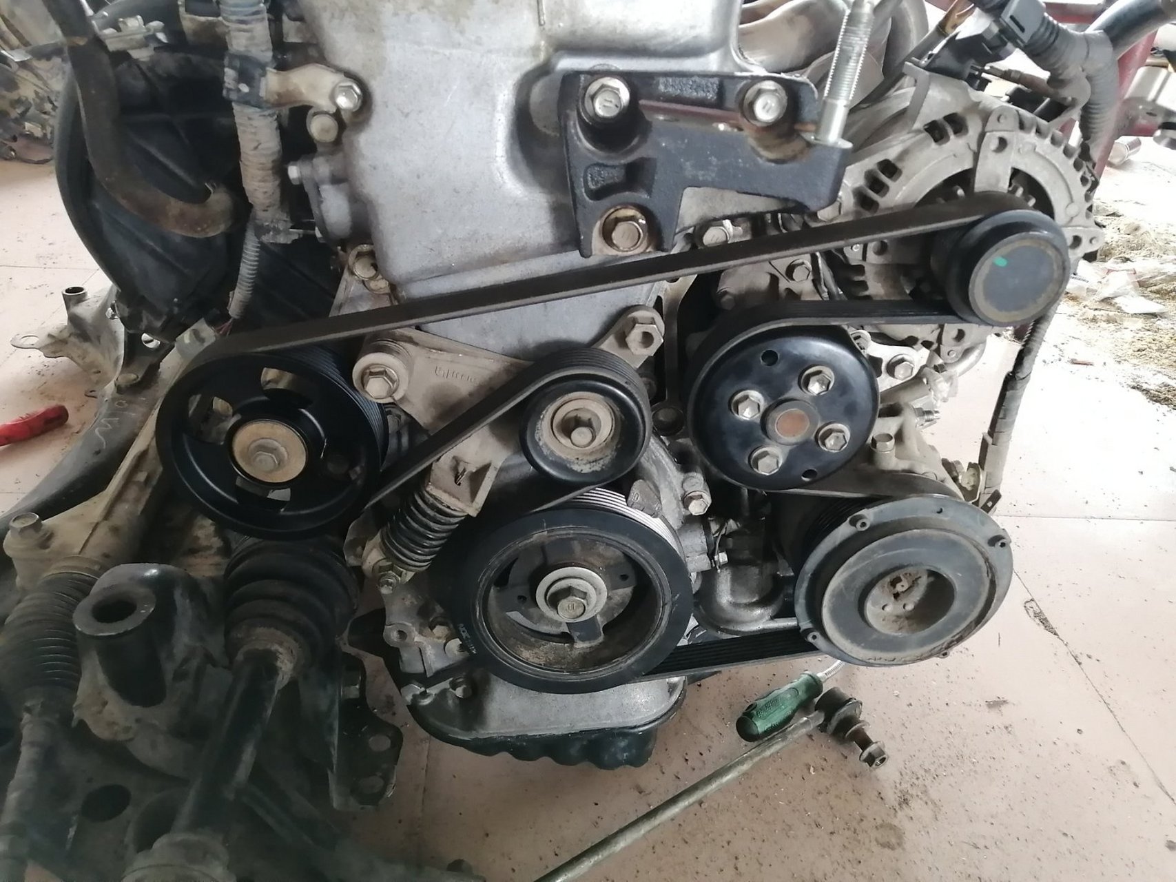 丰田rav4发电机皮带,空调皮带安装图!
