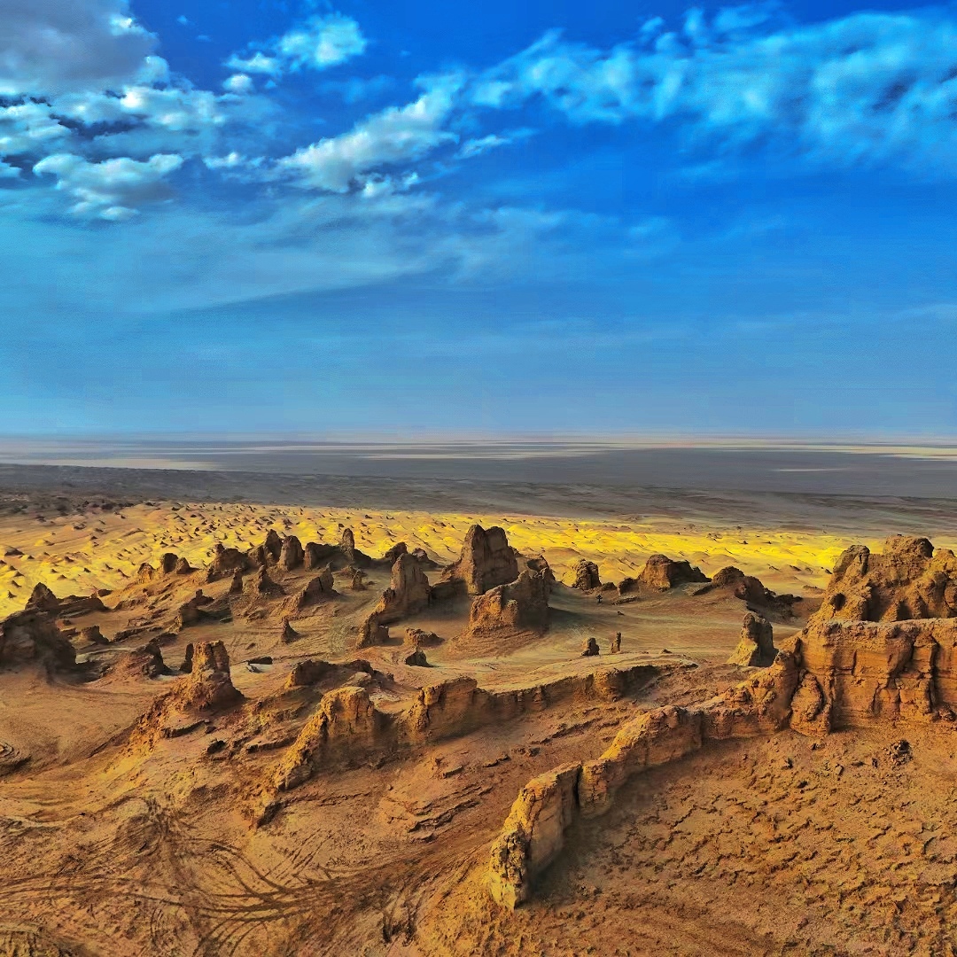 青海奇观向天朝,奇特的俄博梁火星地貌.