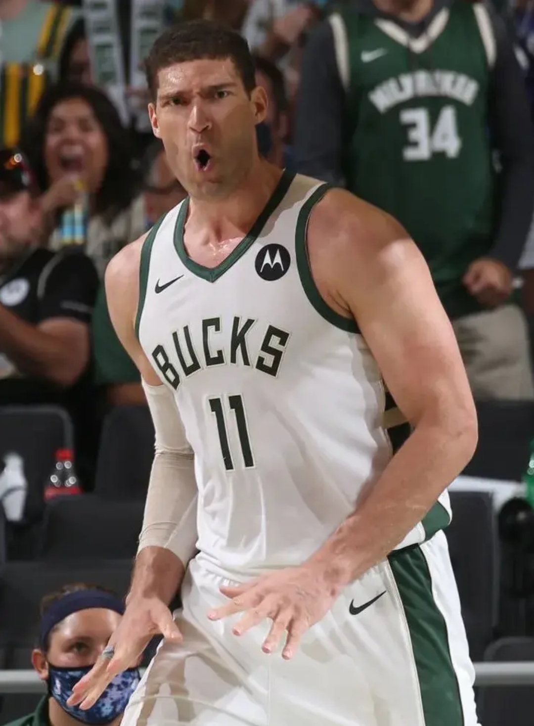 雄鹿洛佩兹正在寻求下家 上个季后赛场均17.7分,4.3篮板,1.