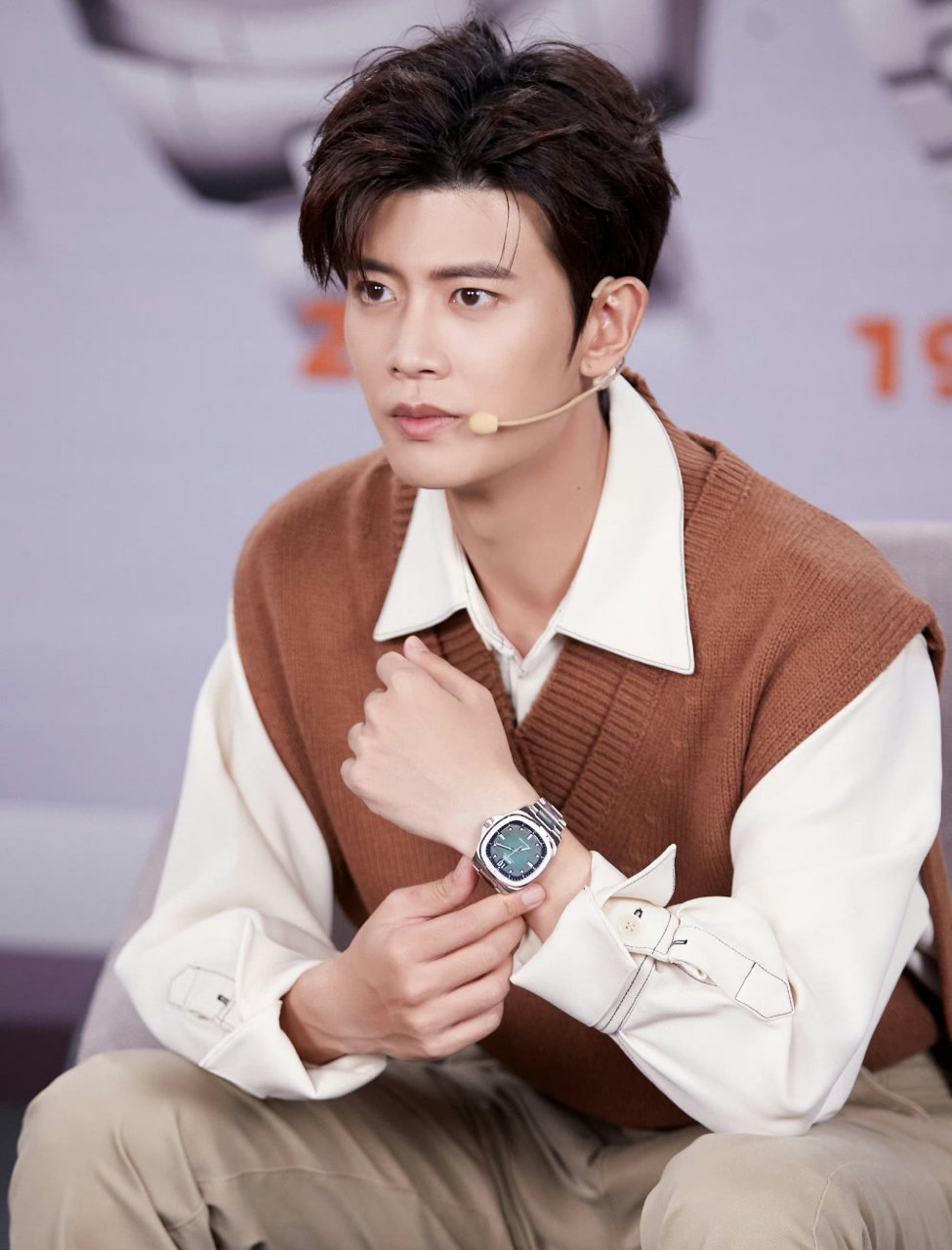 今日份的mido美度品牌代言人任嘉伦直播帅照000000#任嘉伦