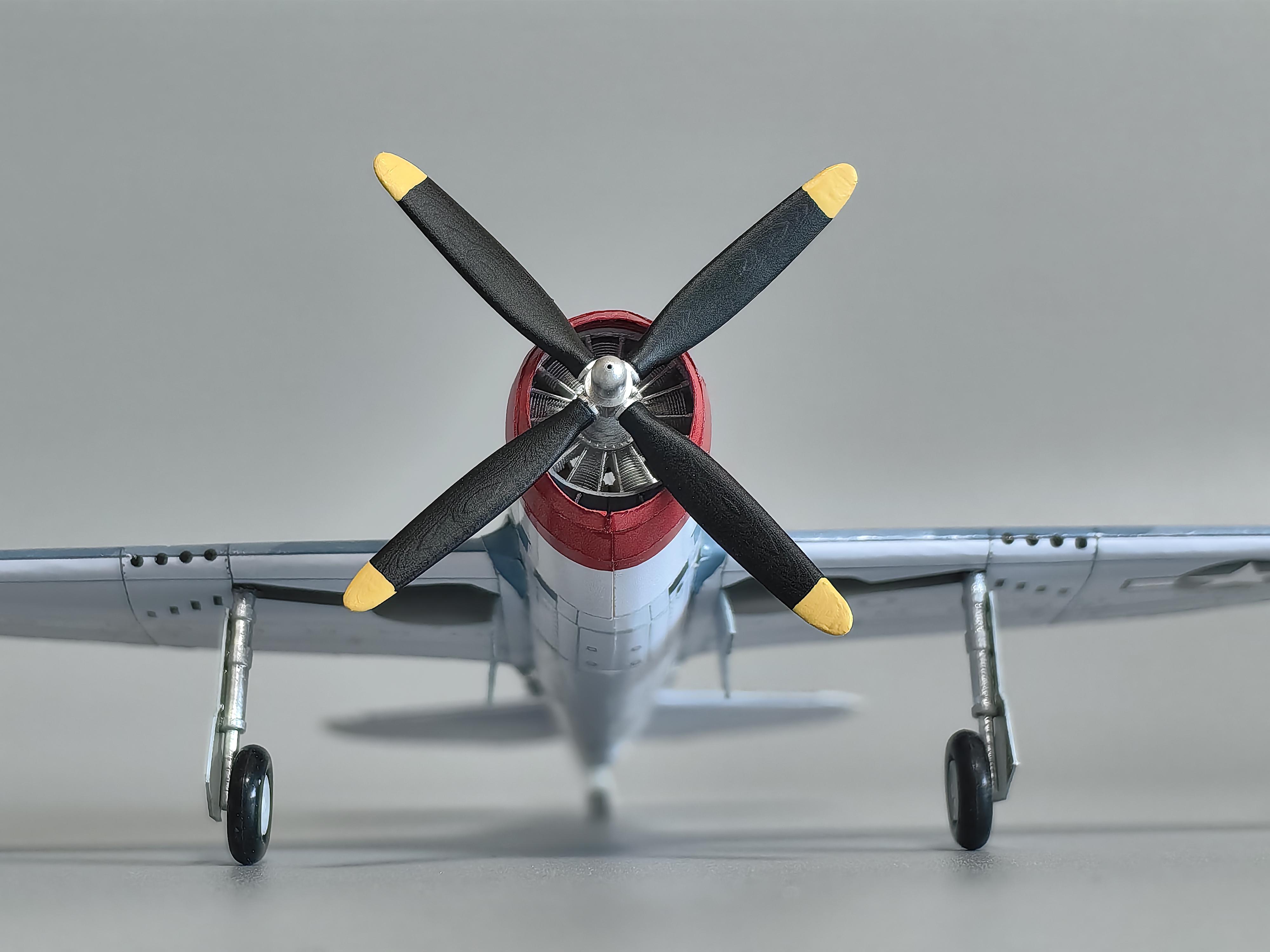 p-47 战斗机(纸模) p-47战斗机于20世纪40年代初由美国共和飞机公司