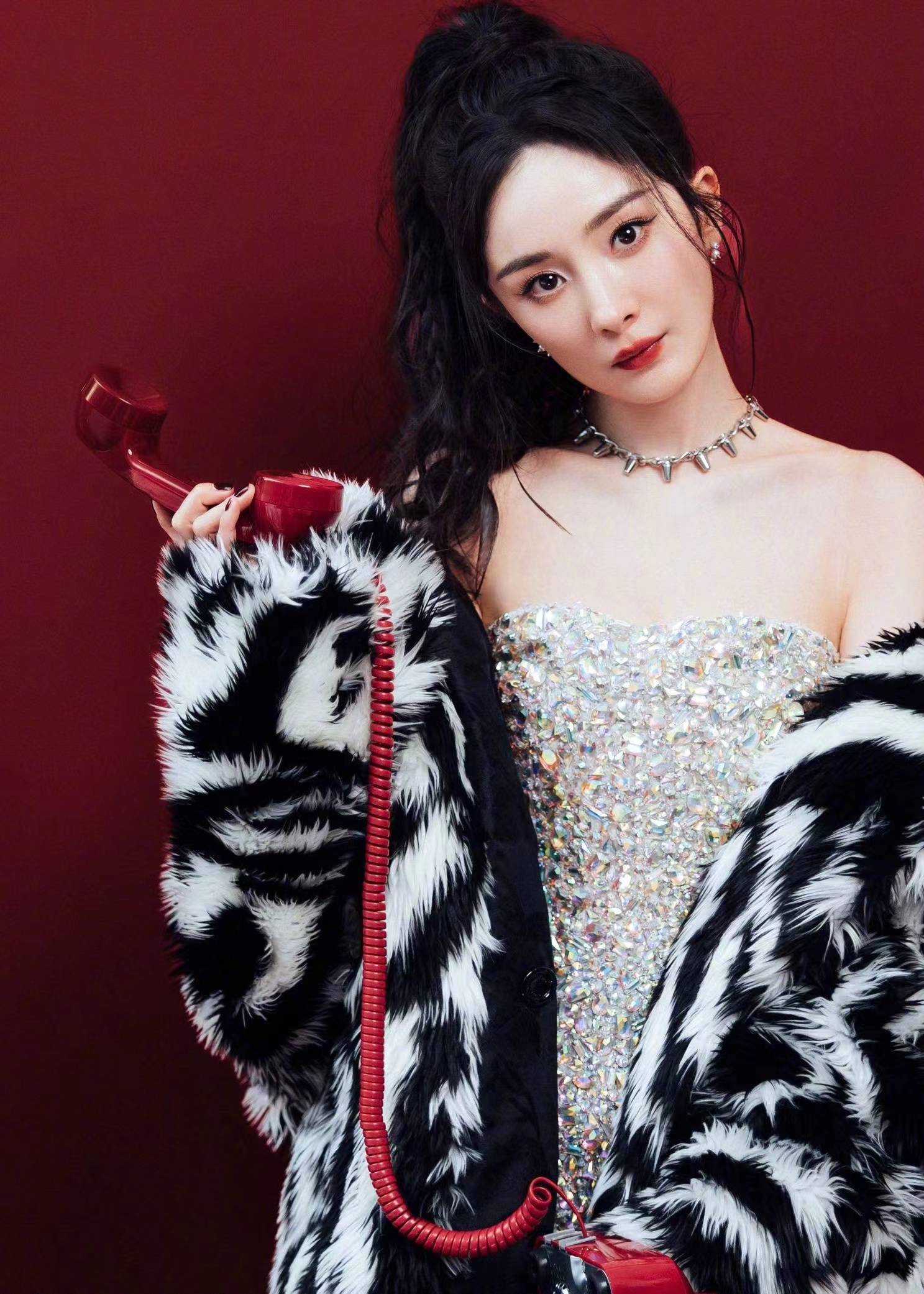 马思纯和她现任现在俩人是各方面阻力都没有,小日子过得好着呢. 2.