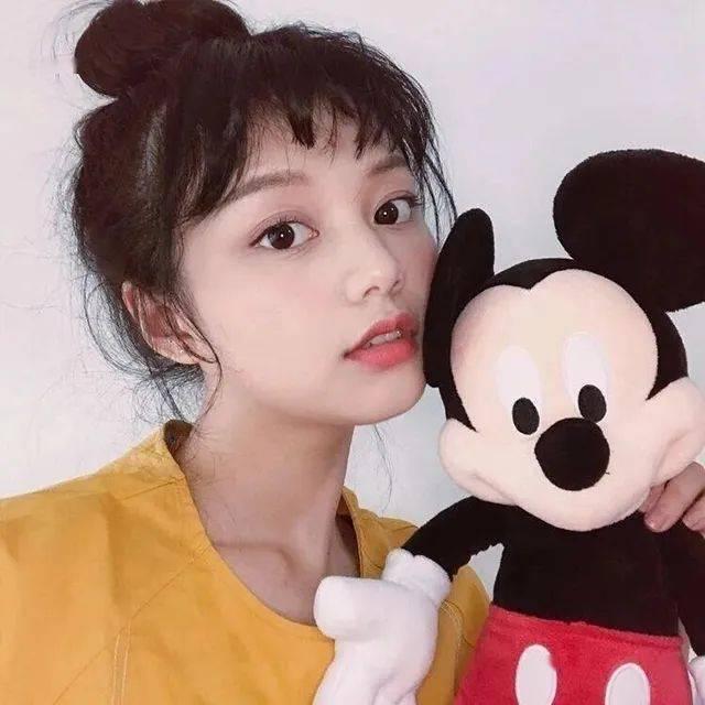 漂亮的好看的可爱青春靓丽丸子头女生女孩头像