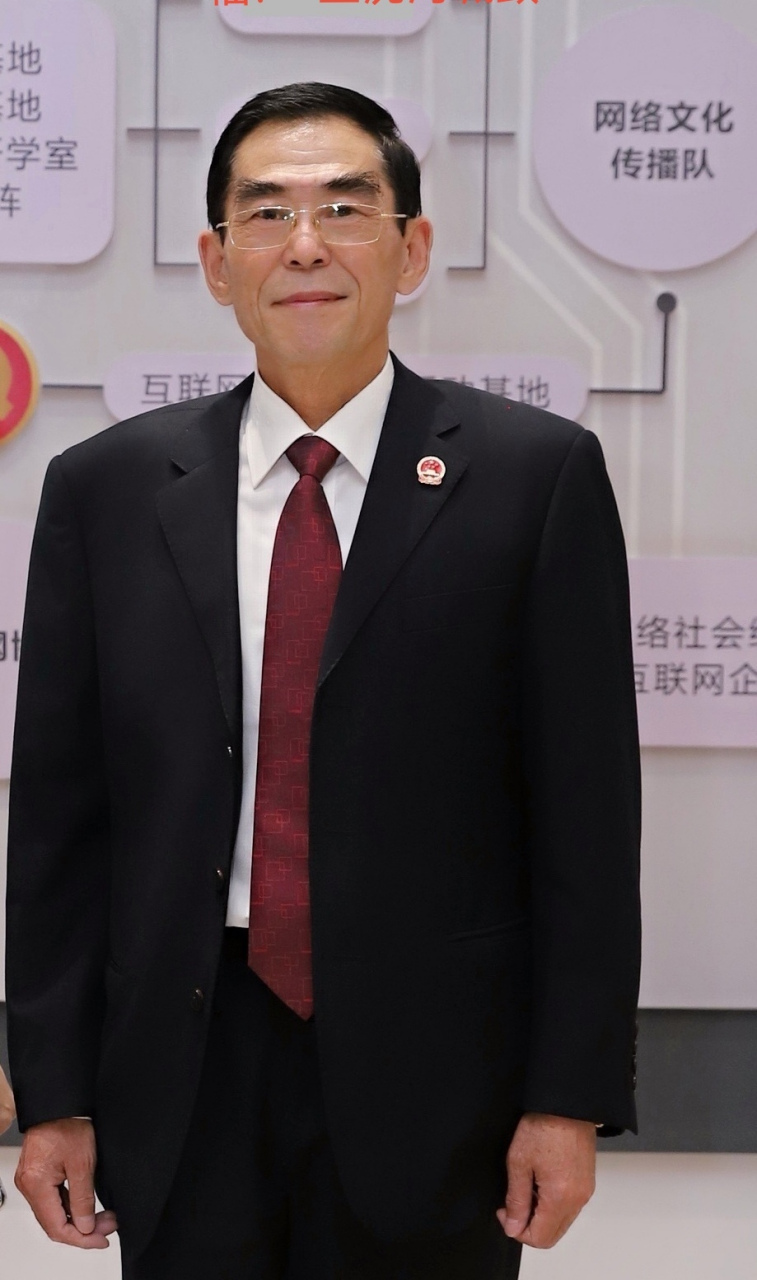 发明人;王沈河 ,1952年7月生,山东莱州人,先后毕业于陕西职工建筑