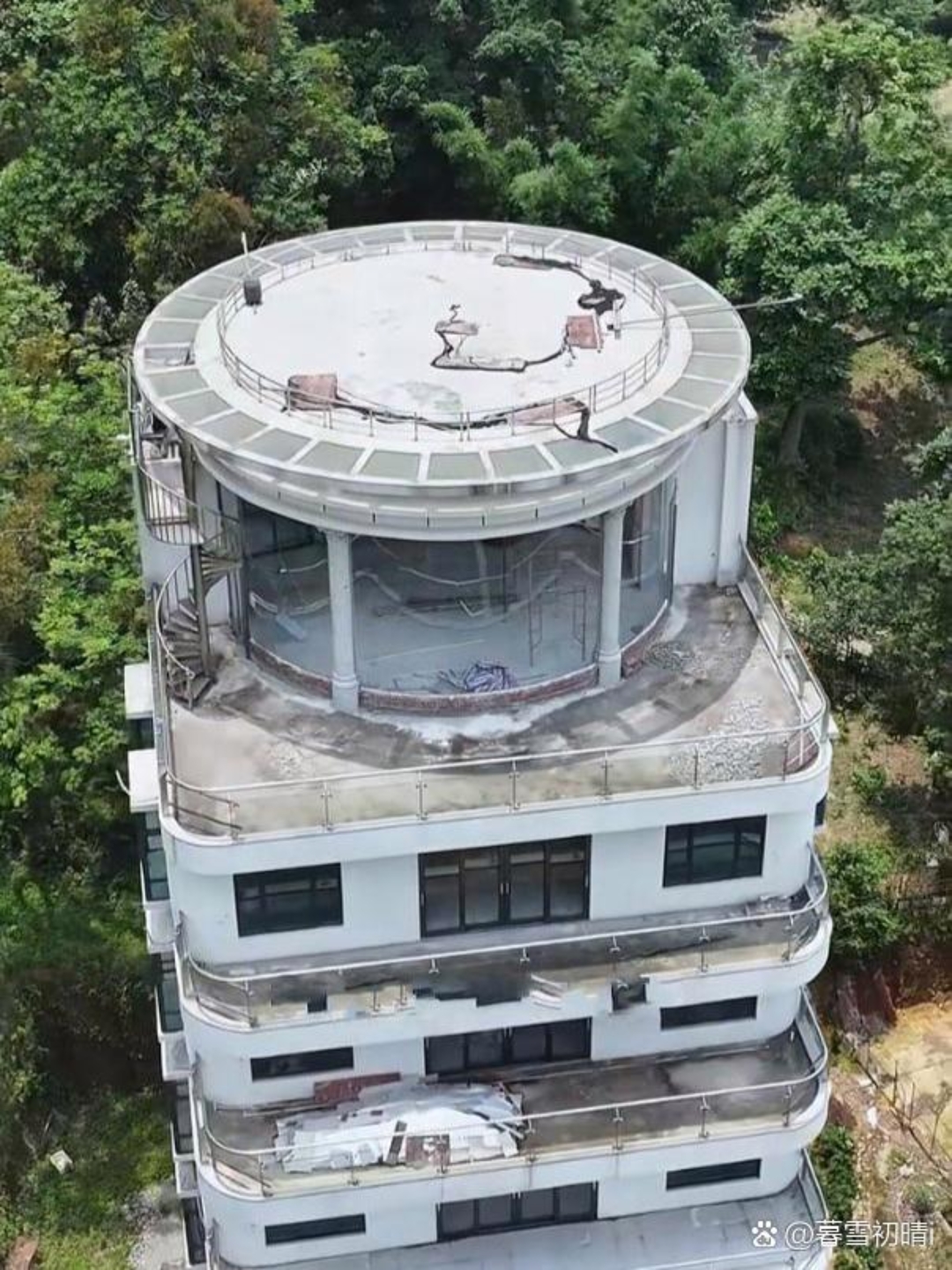 这个环境空气新鲜,钓鱼都不用跑出去,做家里就够了