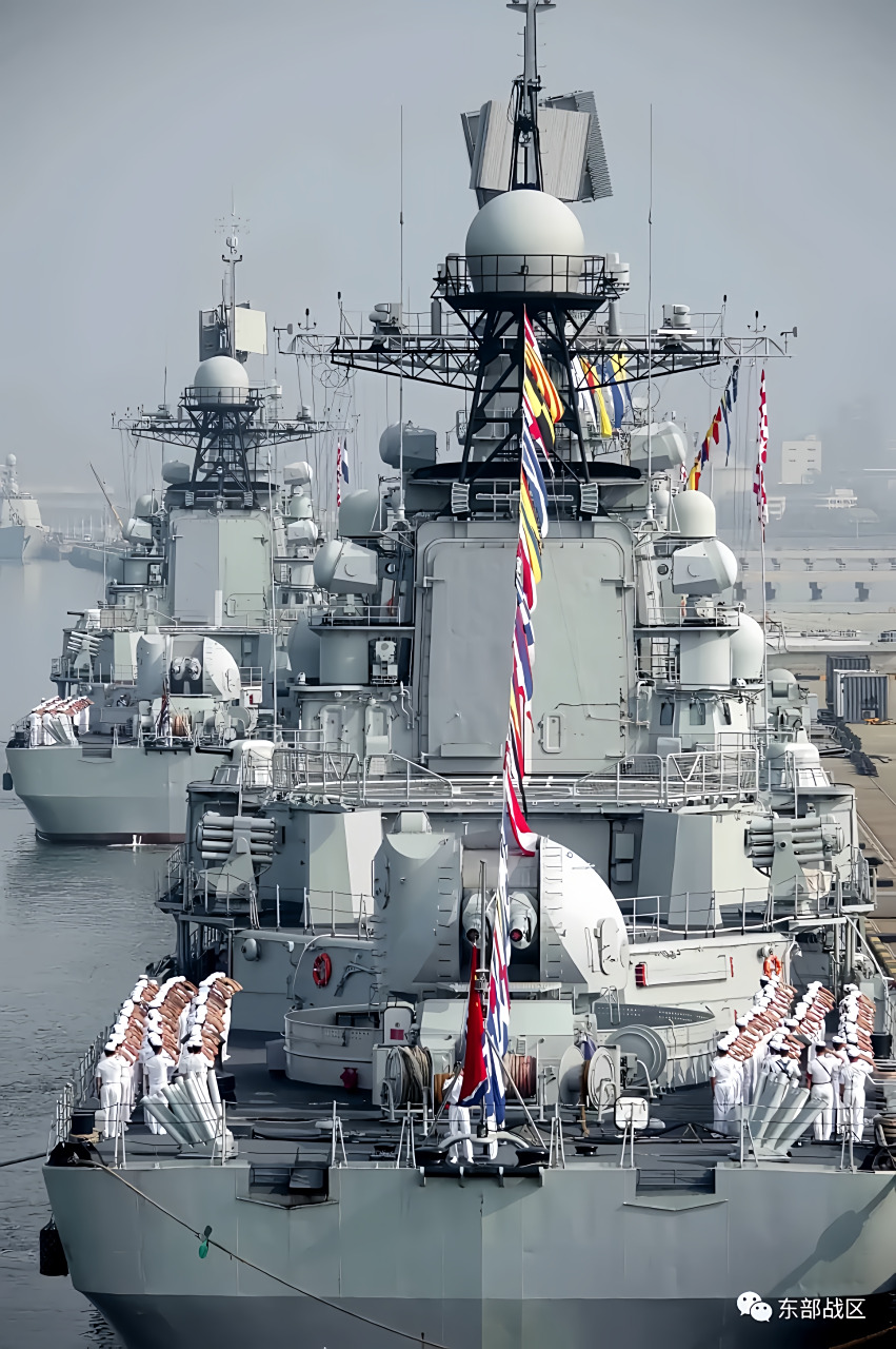 956e型"现代"级驱逐舰,改变之后的"杭州"号和"福州"号.