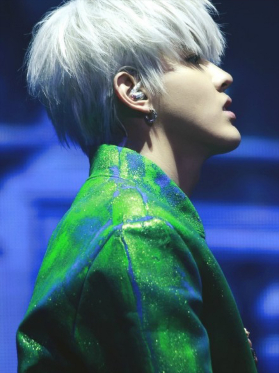 吴亦凡超喜欢银色发型