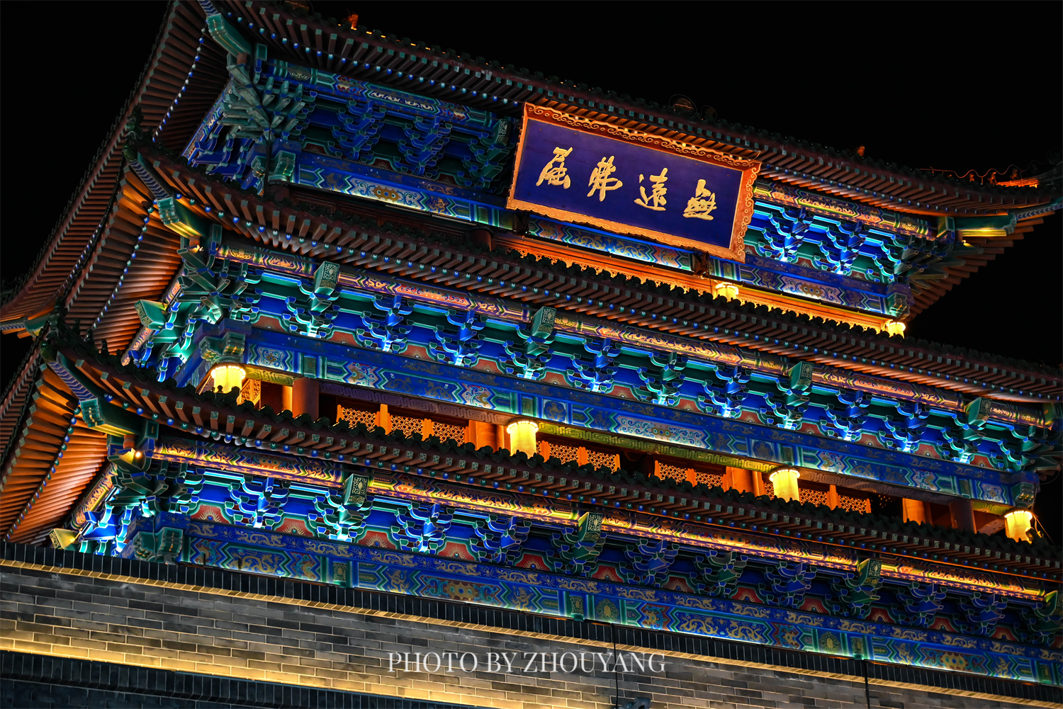 【开封鼓楼夜市】开封最热闹的美食天地 鼓楼夜市是开封夜市客流量最