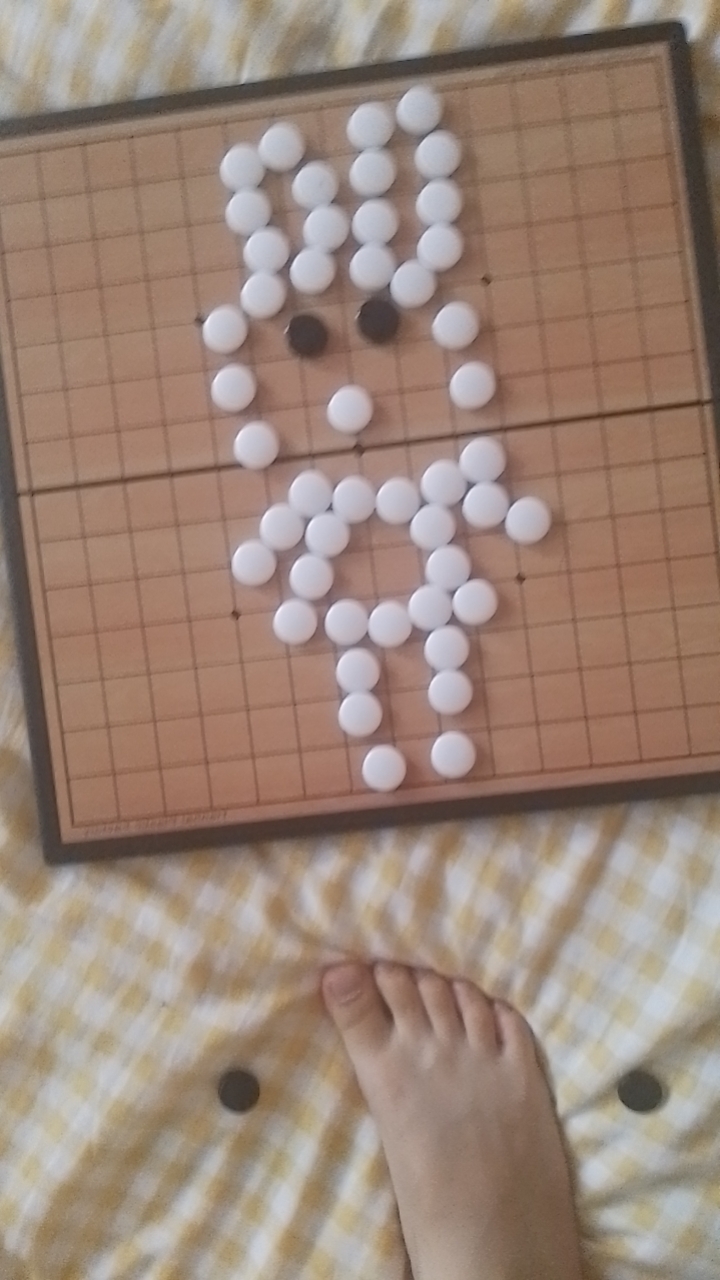 用五子棋拼的小兔子.看我厉不厉害?