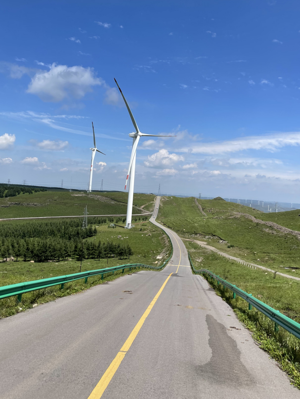 草原天路西线风景如画