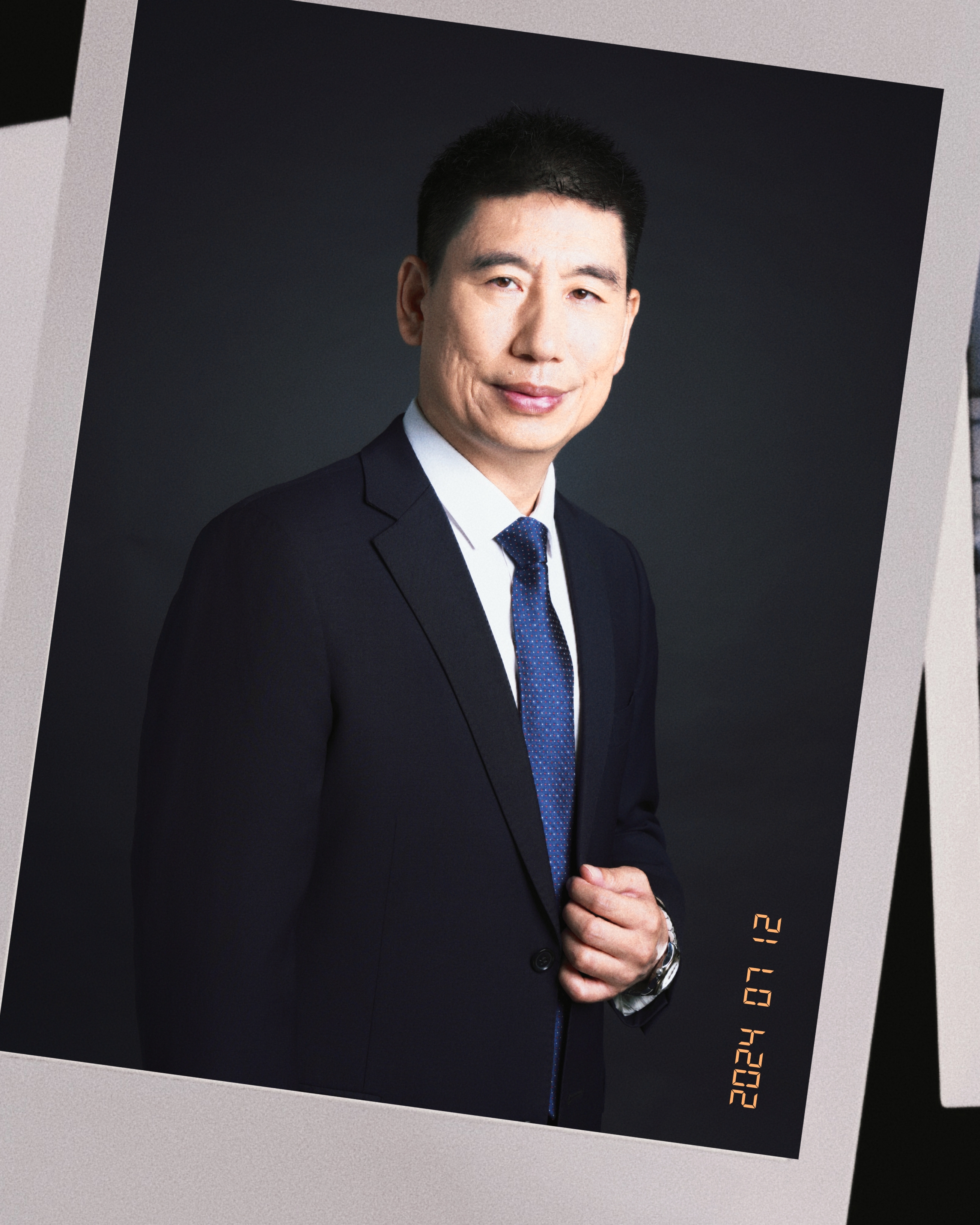 昨夜星辰伴我行,北京至杭州航班稍延迟,抵达宾馆之时,月已高悬,时针轻