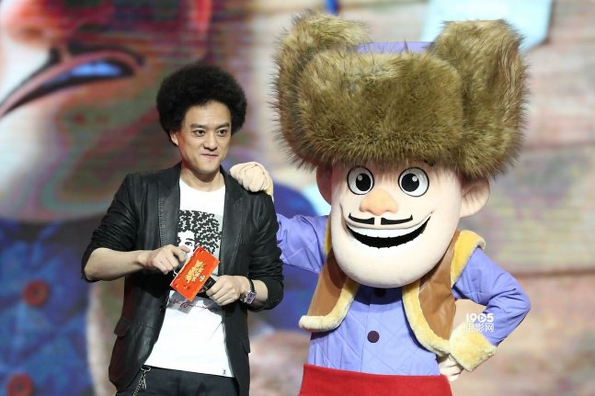 赵英俊长相喜感,与港星吴耀汉,雪村,以及光头强都很神似,演喜剧,很