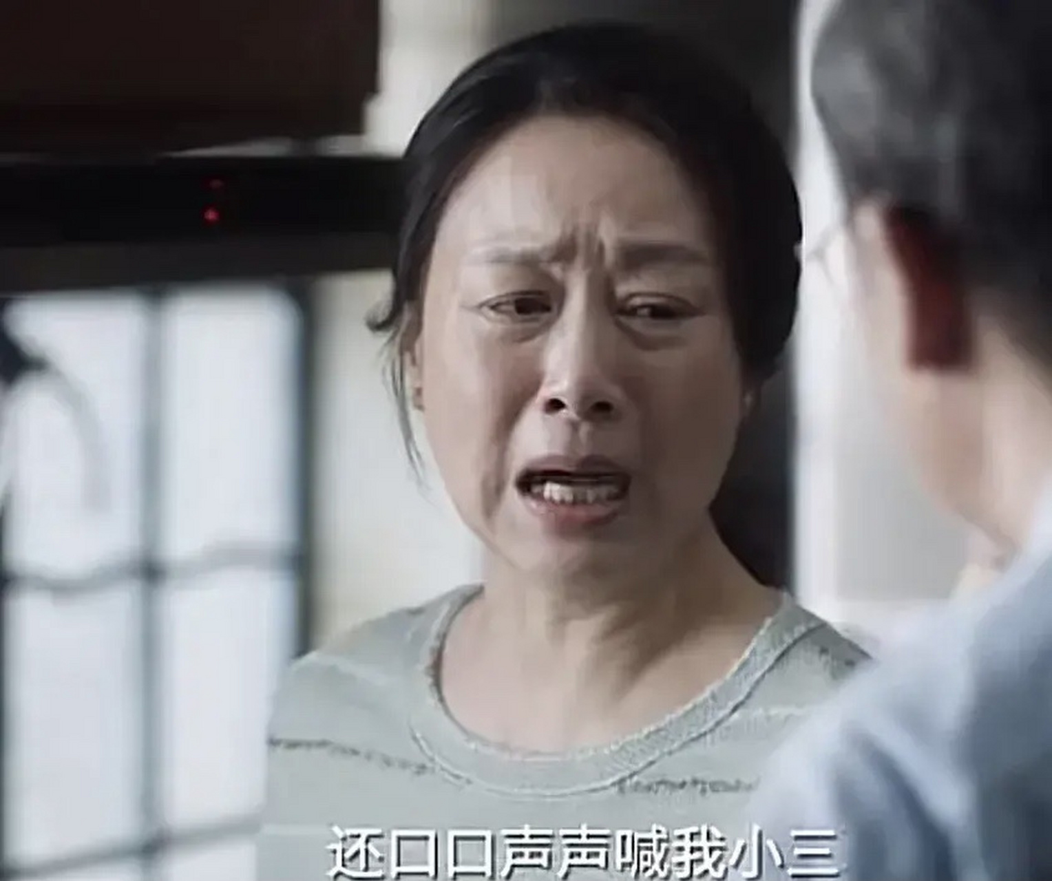 《小舍得》中的小三是不分年龄的,老小三蔡外婆边煮饭边哭得楚楚可怜