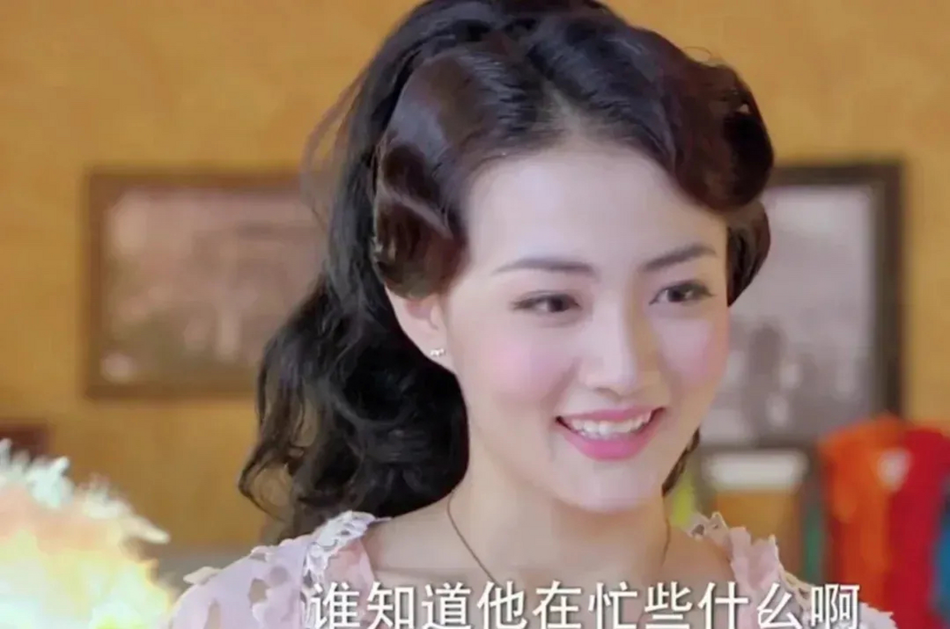 徐璐早期出演电视剧《爱在春天》时,脸上肉肉的真的好可爱,也好漂亮呀