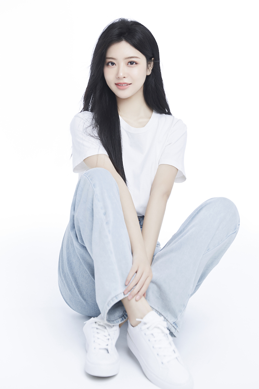 杨子菲,2003年10.