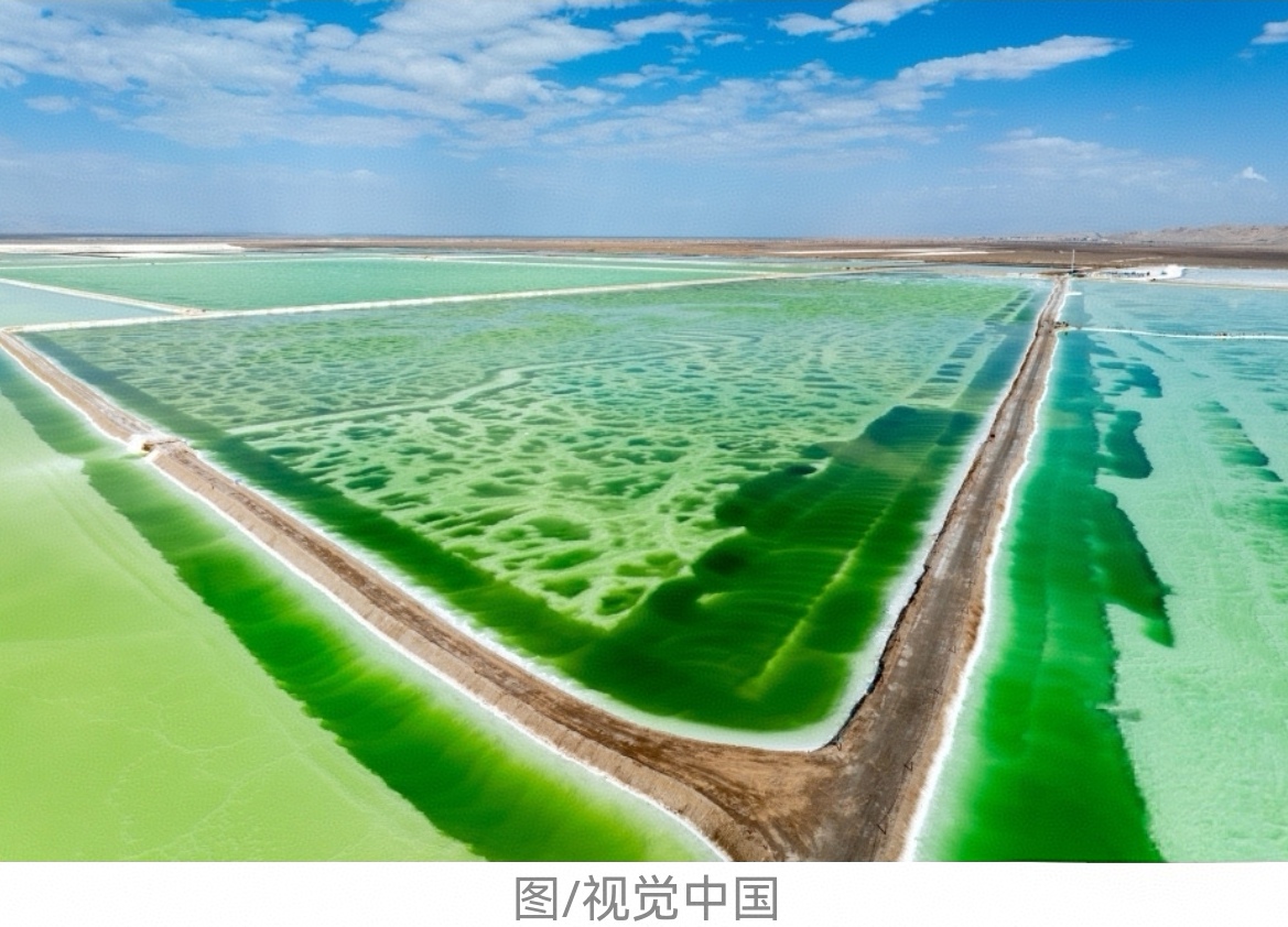 喀纳斯湖水为什么是绿色的为什么在线