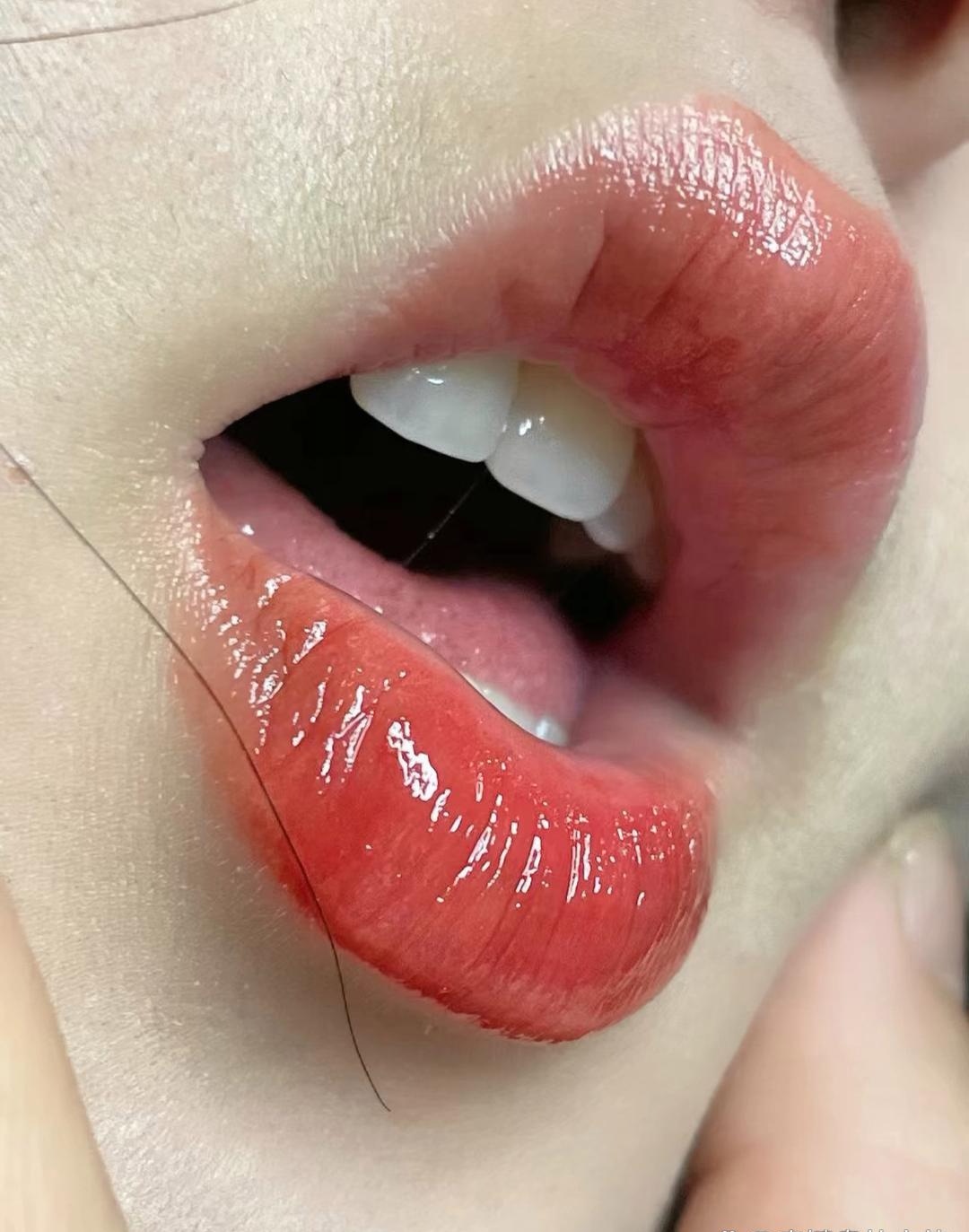 嘟嘟唇,轻轻一抿,尽是温柔.#动态连更挑战