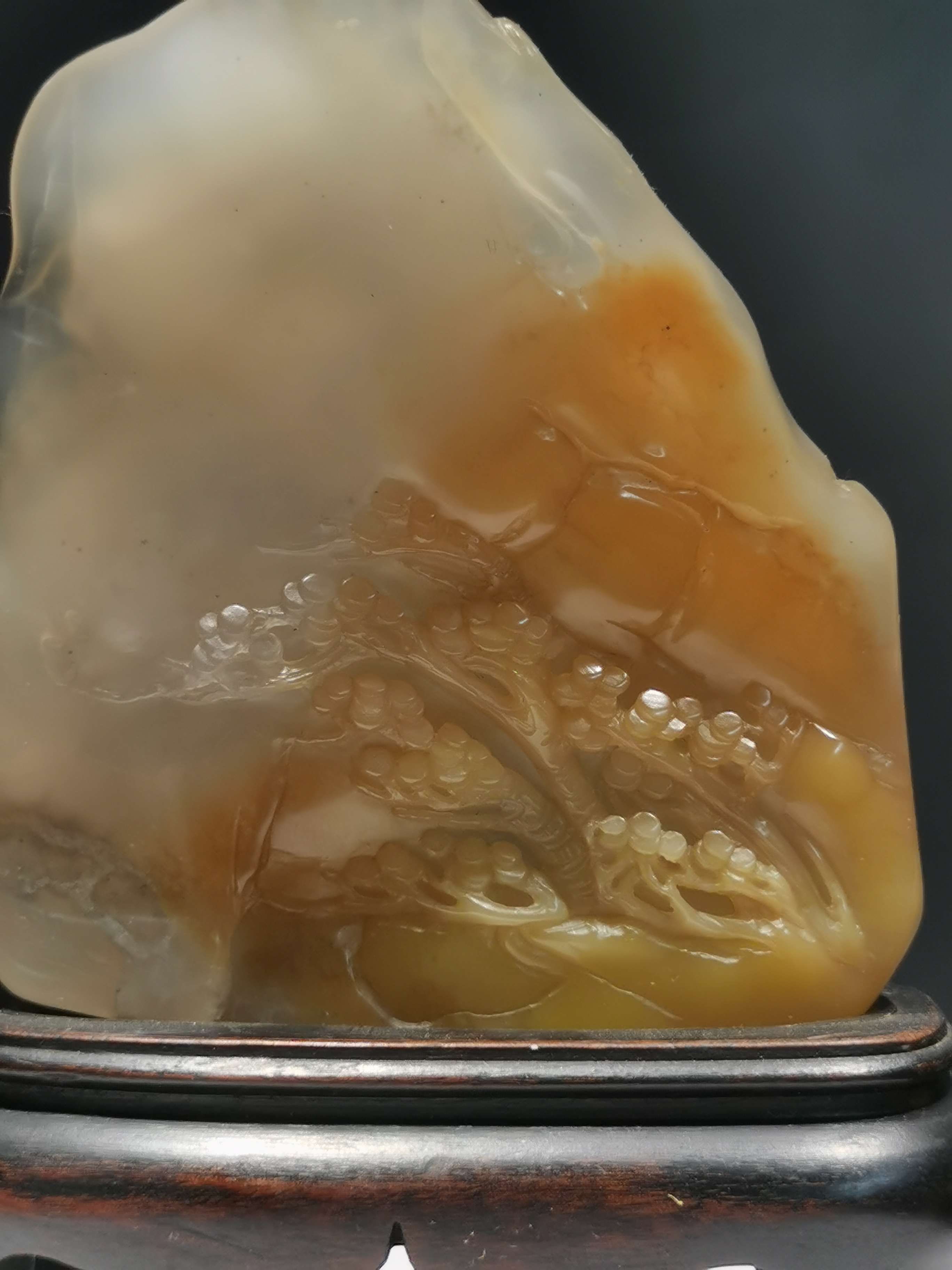 寿山石水晶冻石的产地主要位于中国福建省福州市的寿山乡 .