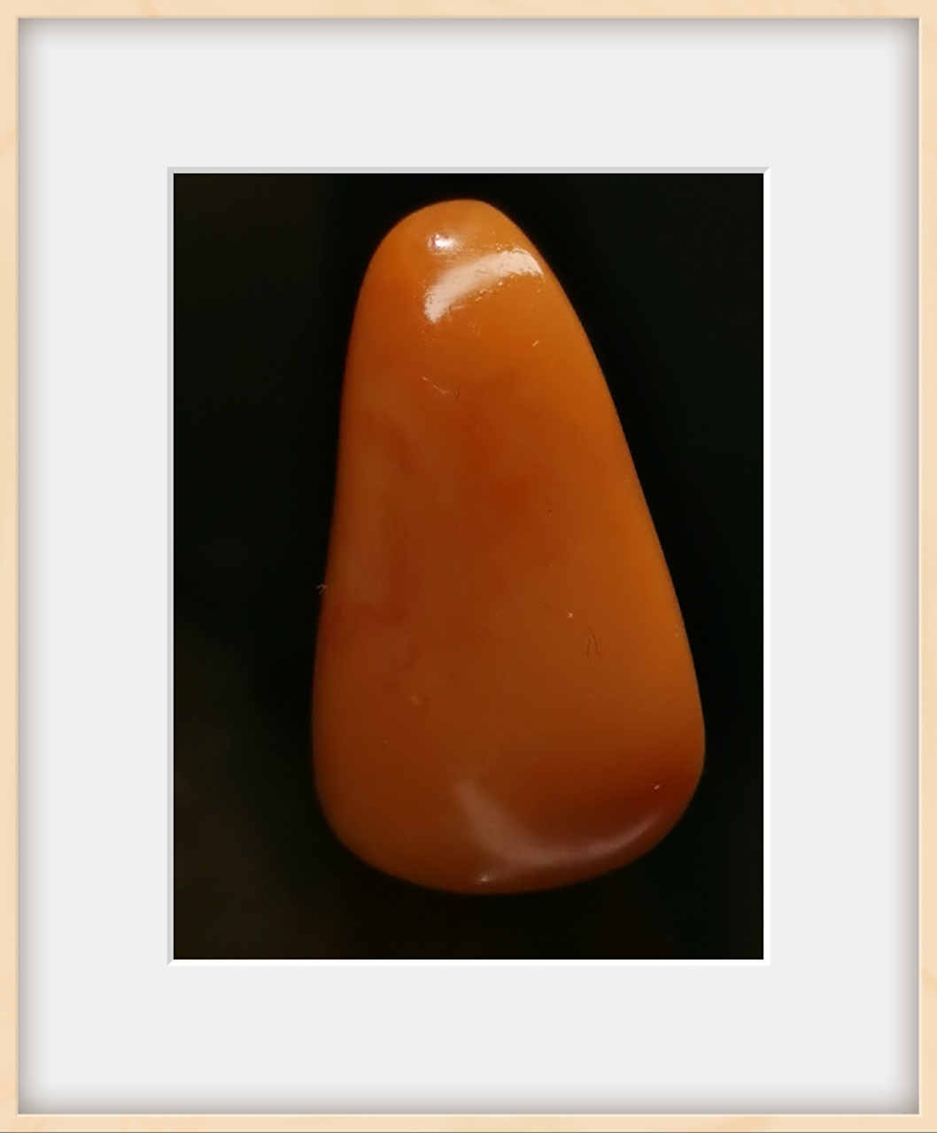 橘皮红田黄石是一种非常稀有的石种,主要产于上坂和中坂.