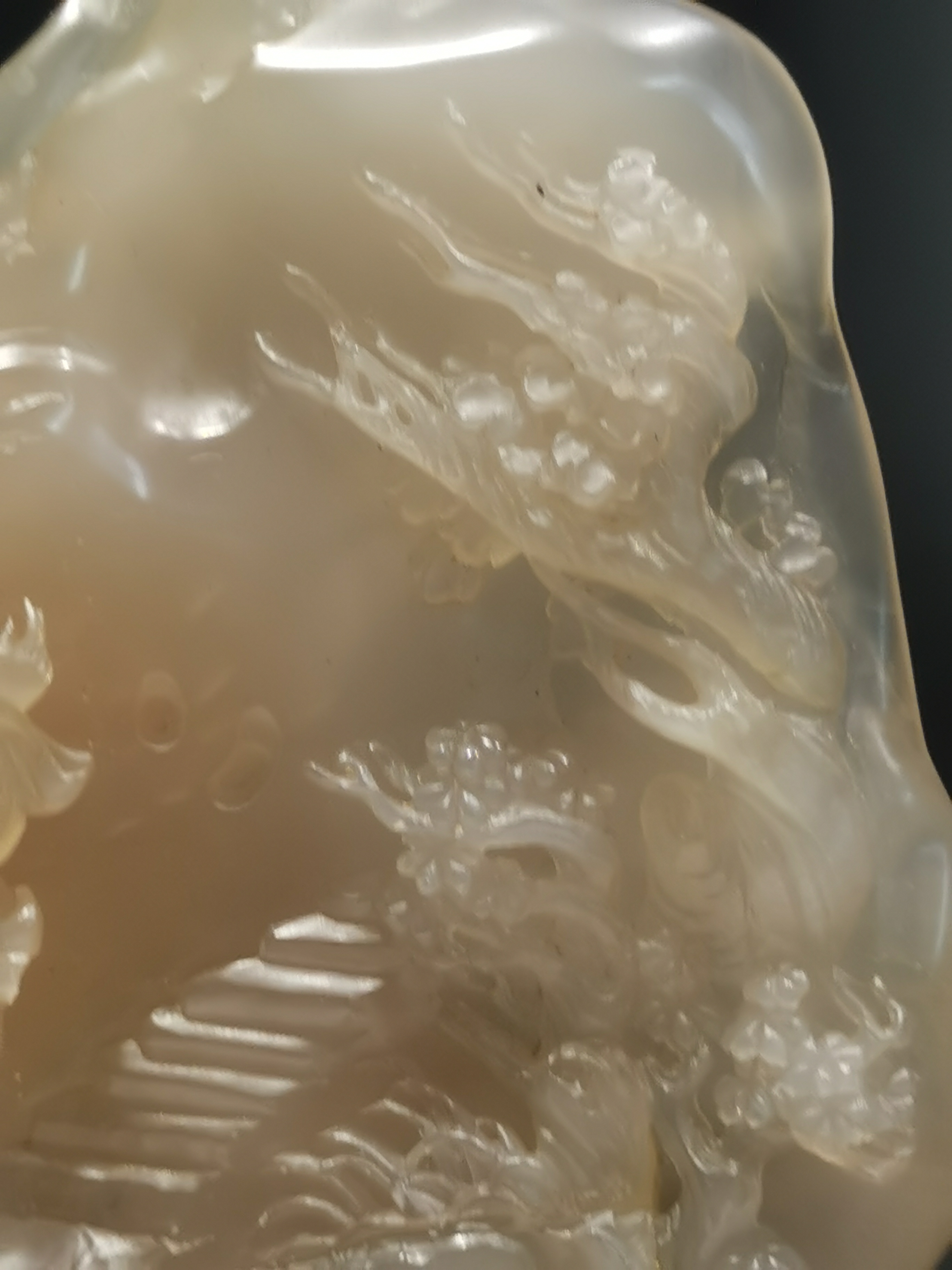 寿山石水晶冻石的产地主要位于中国福建省福州市的寿山乡 .