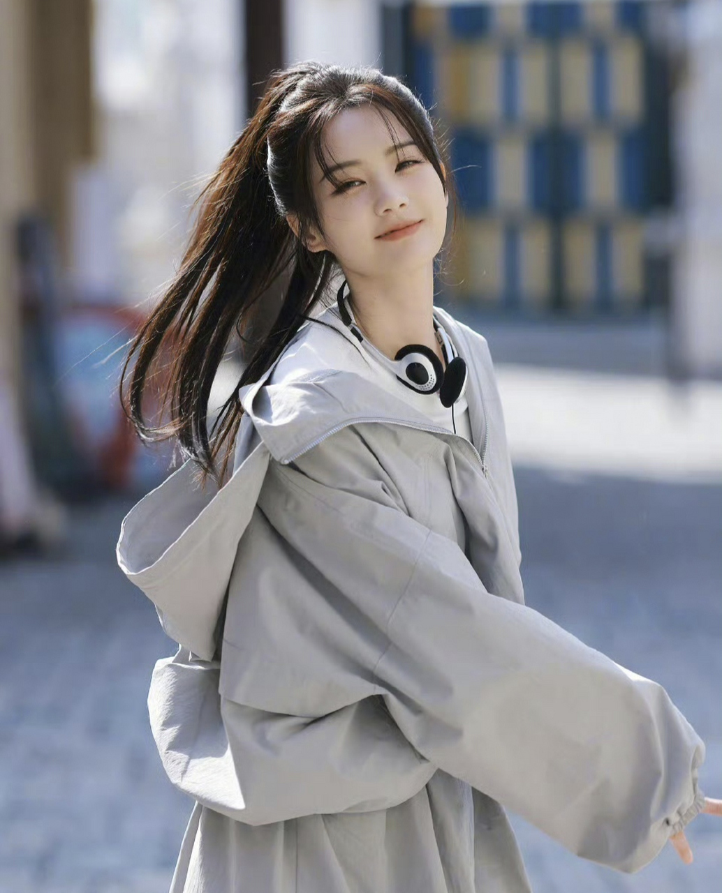 李一桐 结婚结不过来咯# 李一桐在线喊话网友结婚结不过来了,门女