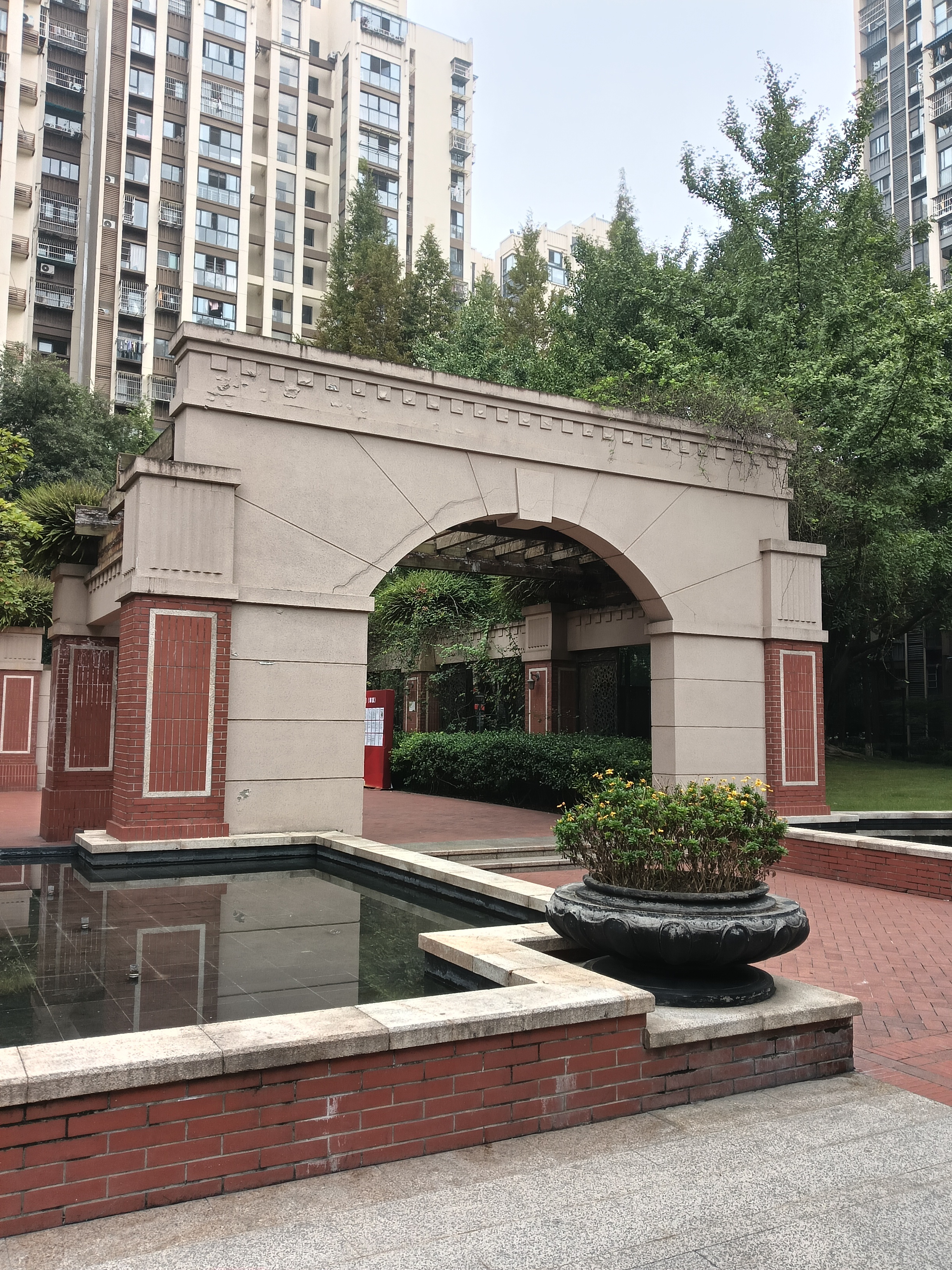 在没有业委会的小区成立物业管理委员会