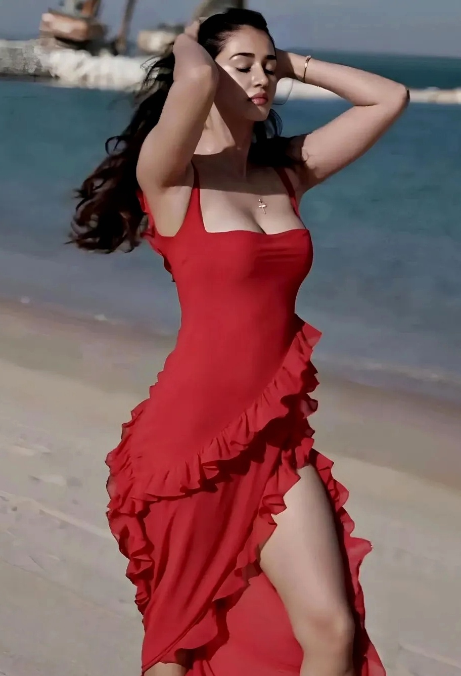 神腿翘臀 迷人风情 一一印度第一美女迪莎·帕塔尼