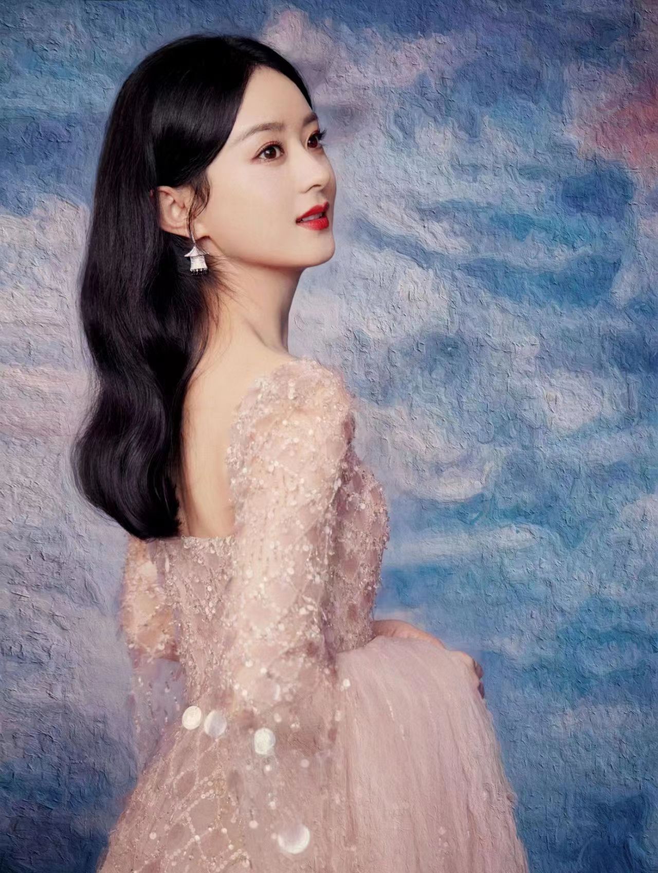 宋轶之前和一位男朋友确实一度走到过谈婚论嫁的地步,不过她并没有