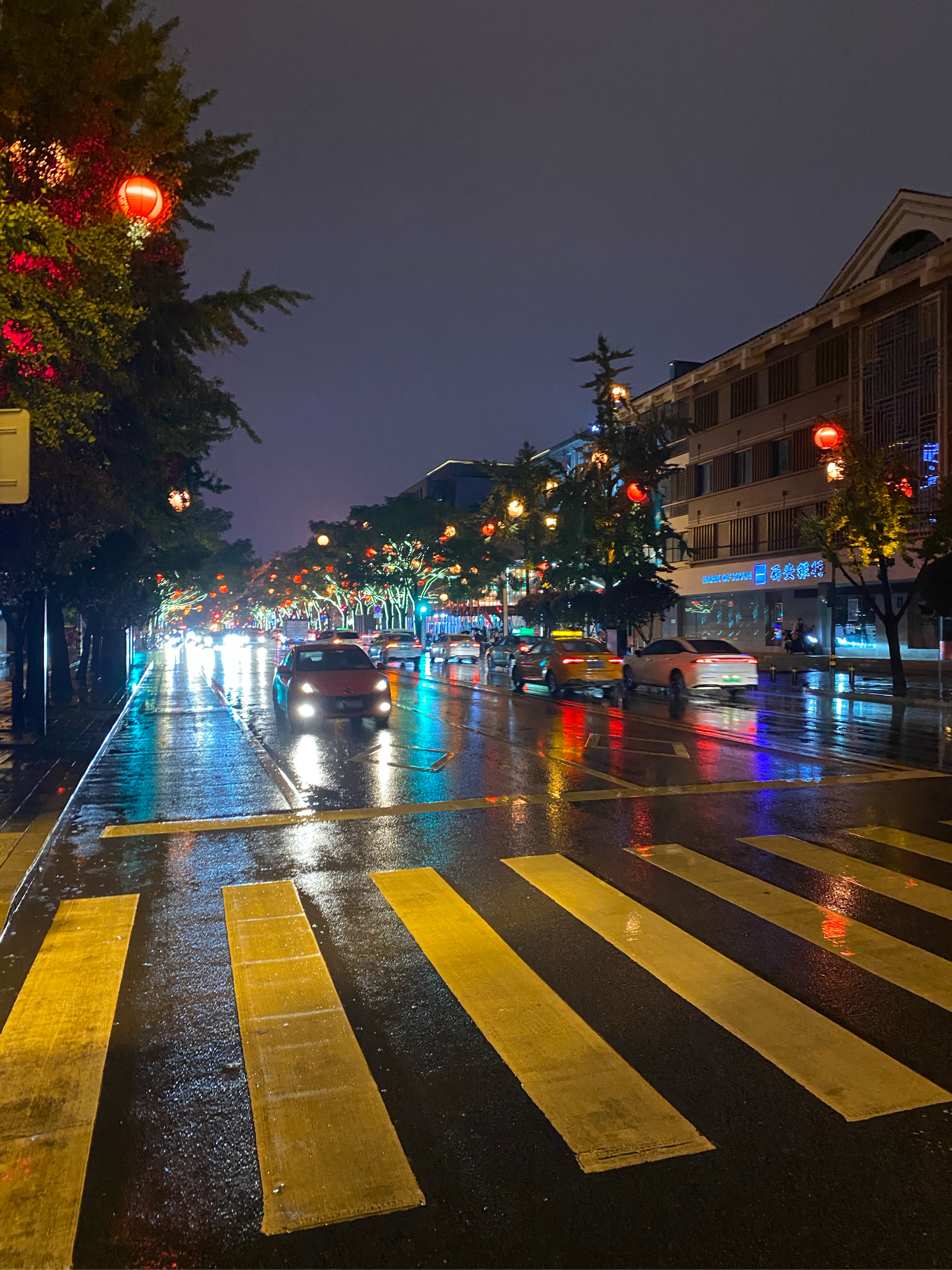 大唐不夜城雨景图片