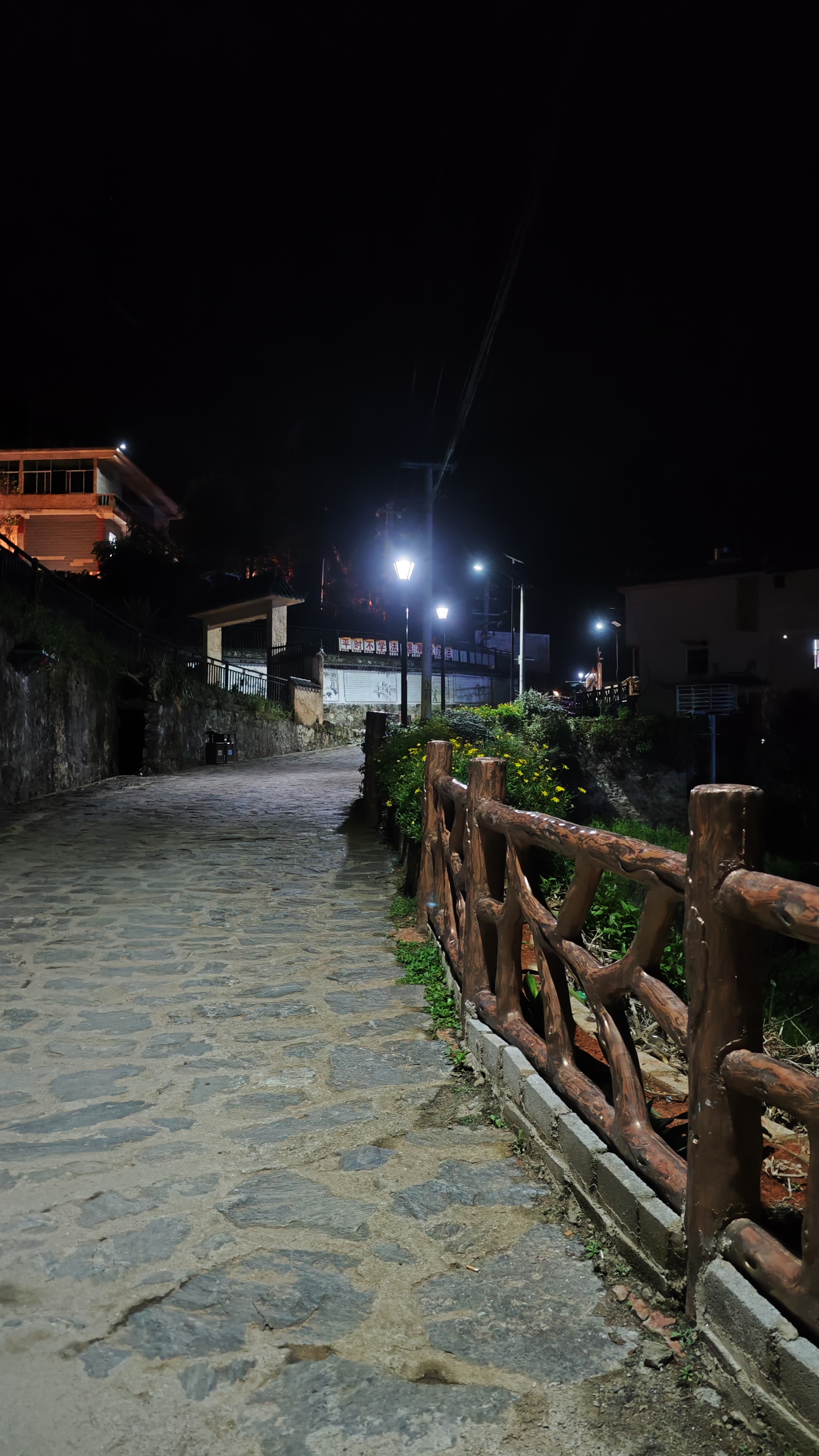 云南红河龙玛村的夜晚