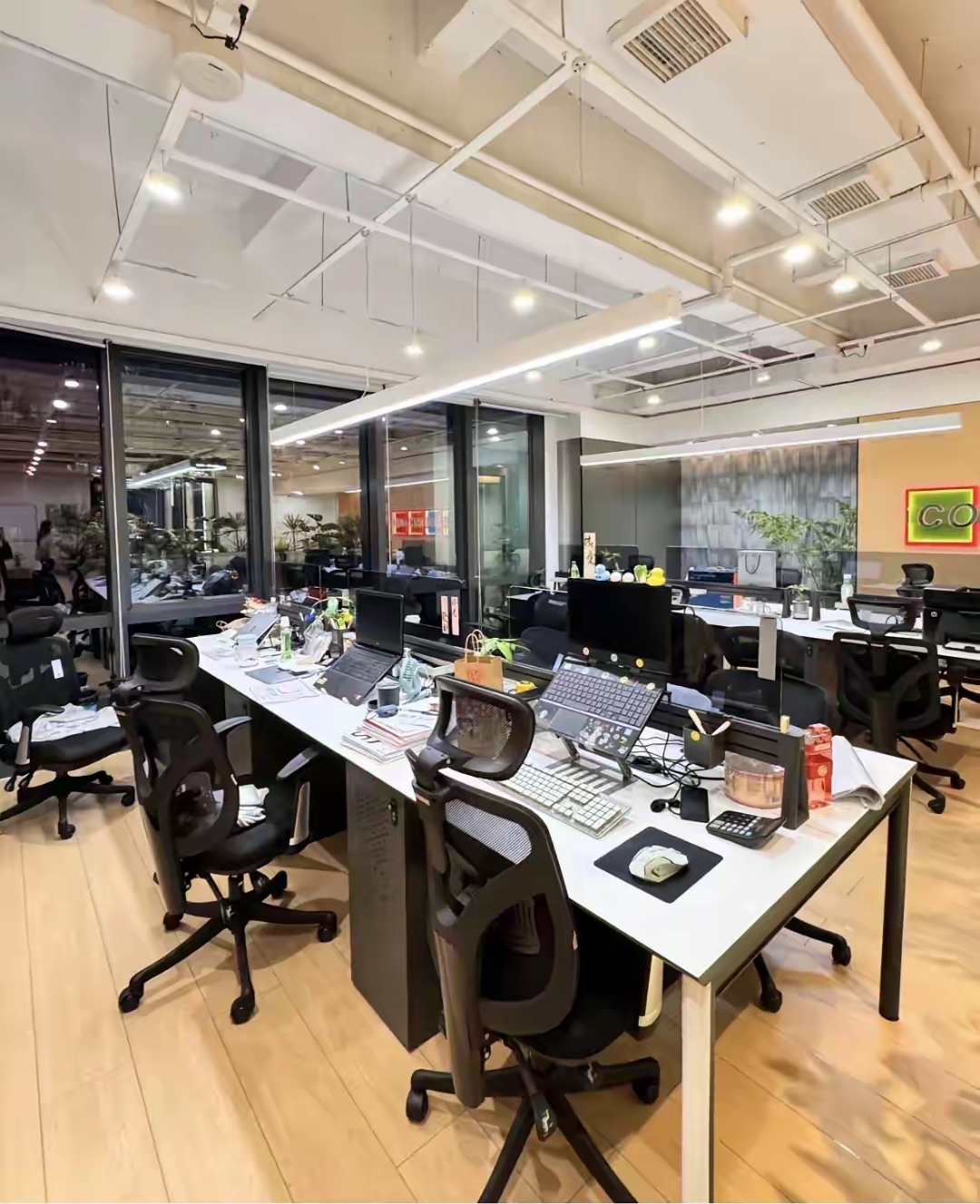 那就是把一颗冉冉升起的新星,硬生生摁灭在尘埃里!