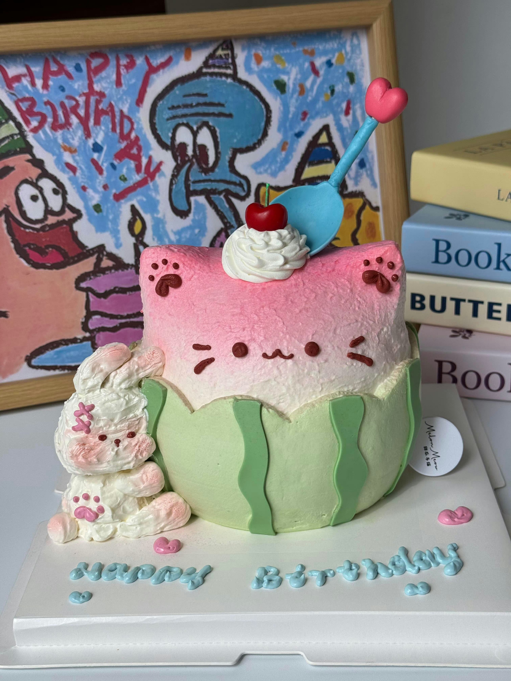 哇,这生日蛋糕也太可爱了吧,萌化了我的心!