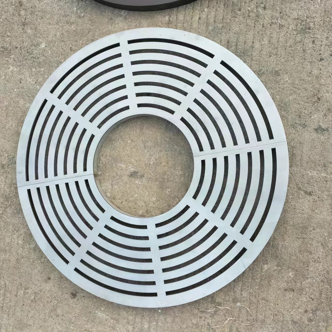 不锈钢圆形树篦子,美观又实用,为树木提供保护.#树篦子