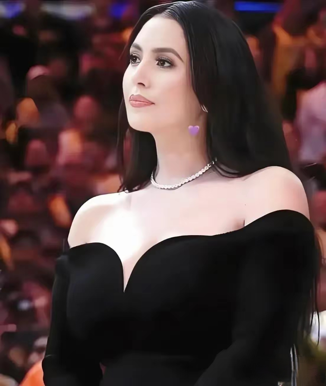 当年科比成为nba最年轻球员的时候瓦妮莎不过是个普通高中生