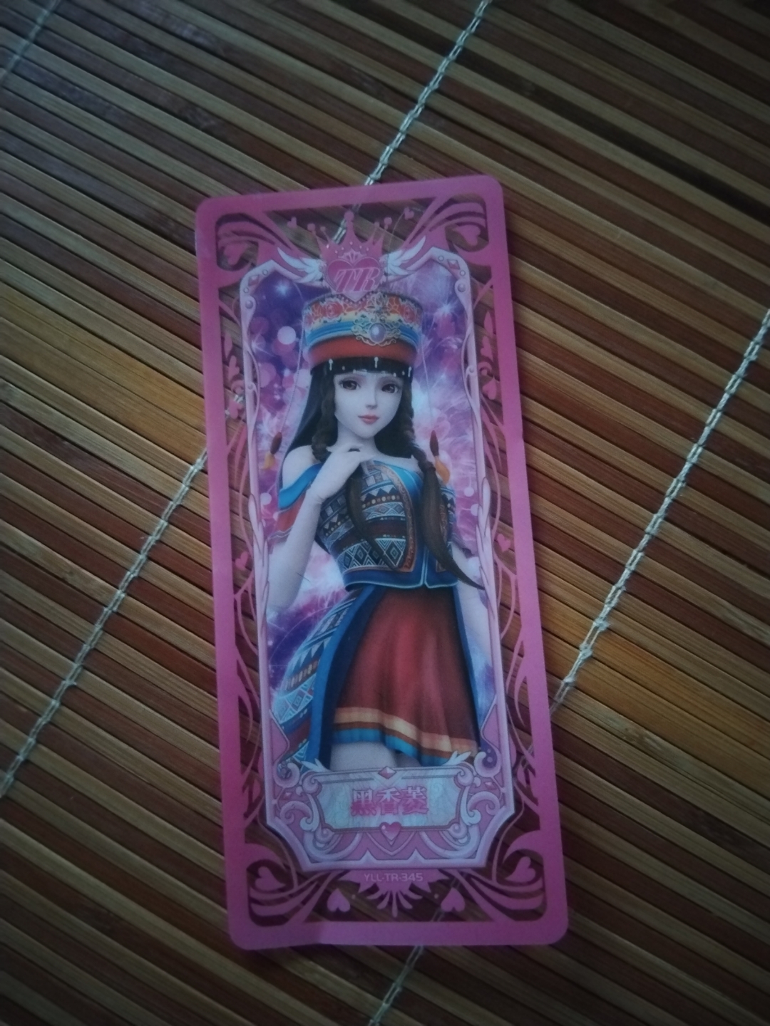 给大家看看我的叶罗丽稀有卡.