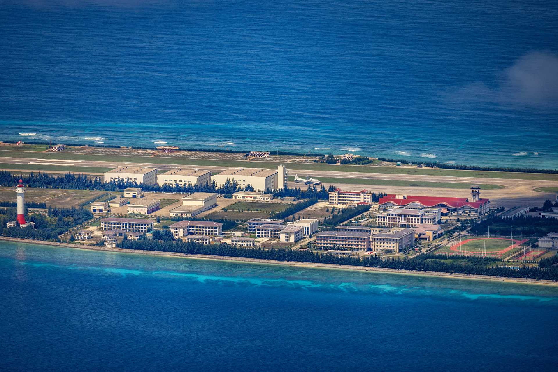 中国南沙国际搜救中心永暑岛简介:         2013年,当美帝乌克兰忙着