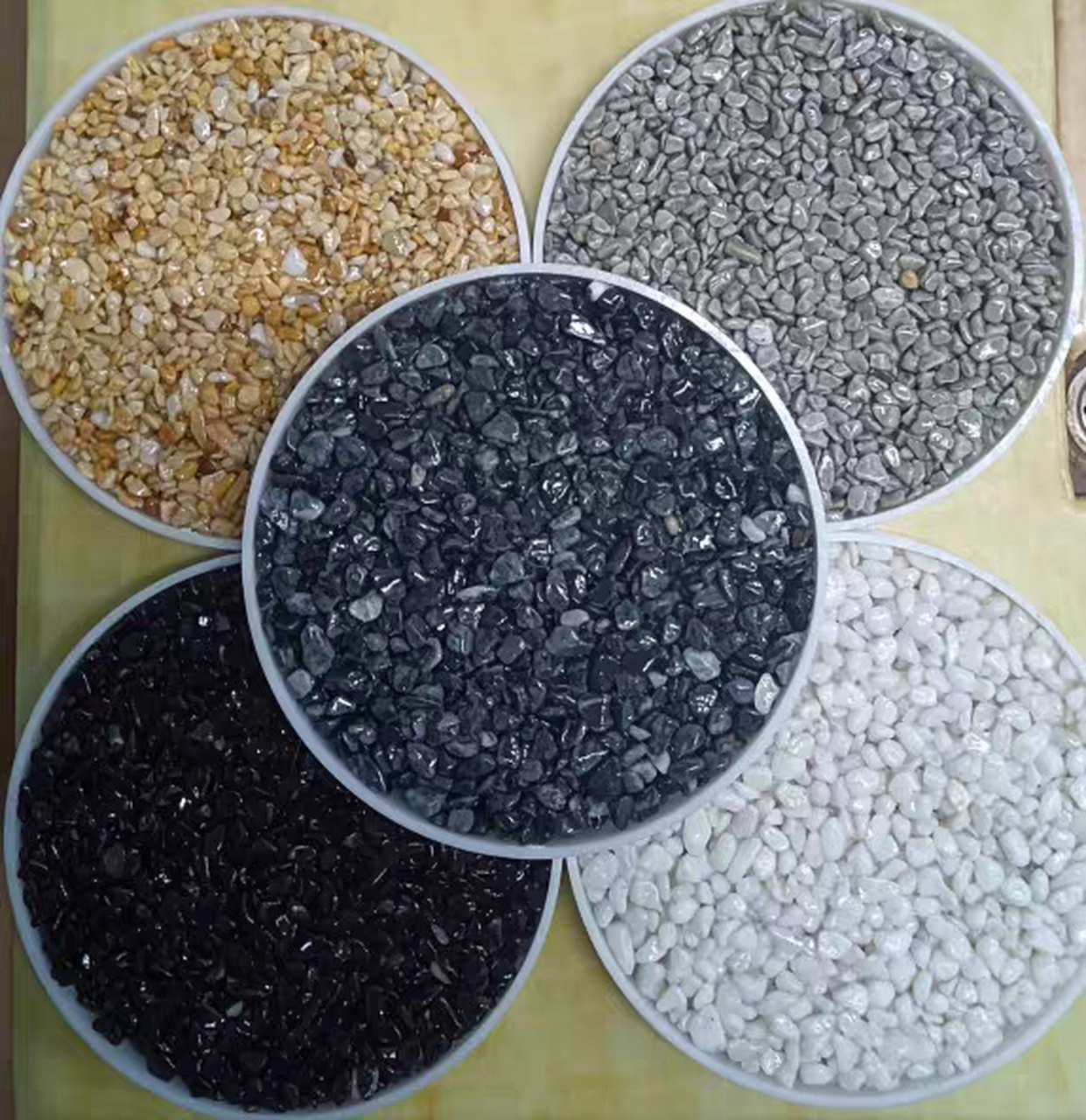 洗米石水洗石墙面施工骨料造景园林路面水磨石天然石子