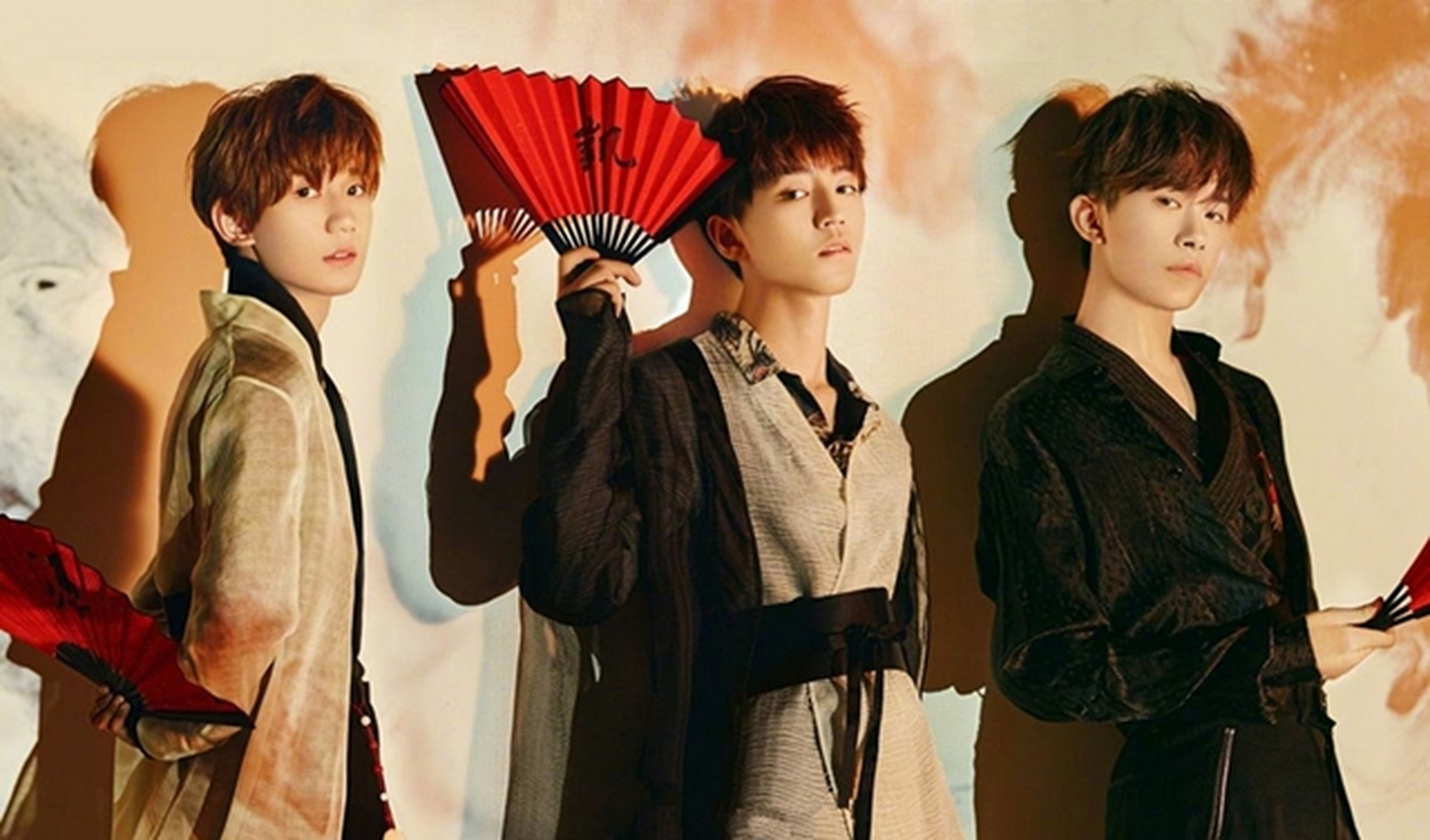 tfboys于7月24日在西安举办了十年之约演唱会,并开始售票.