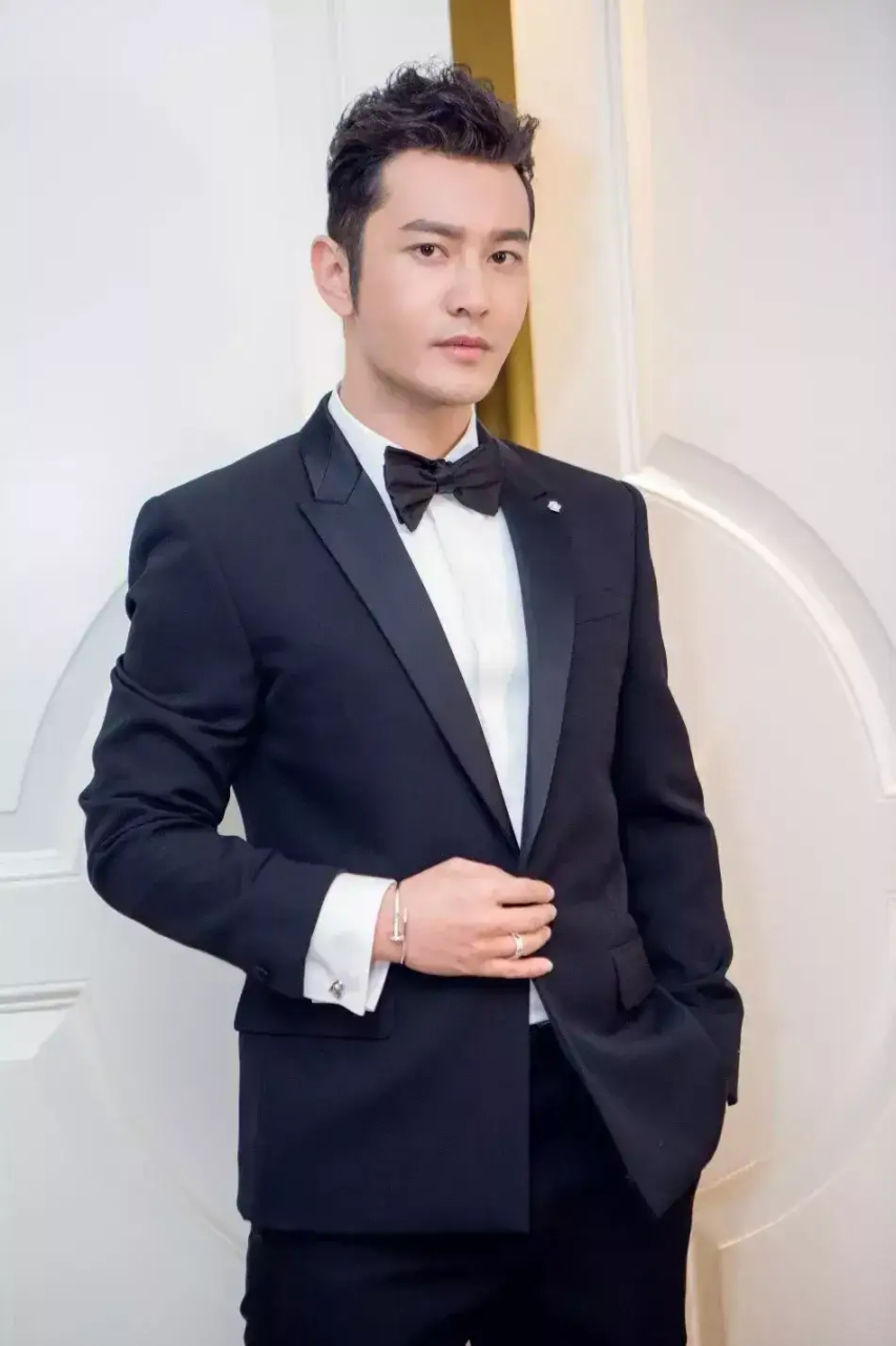 《黄晓明:演艺之路熠熠生辉》   黄晓明,中国内地知名男演员,他并非