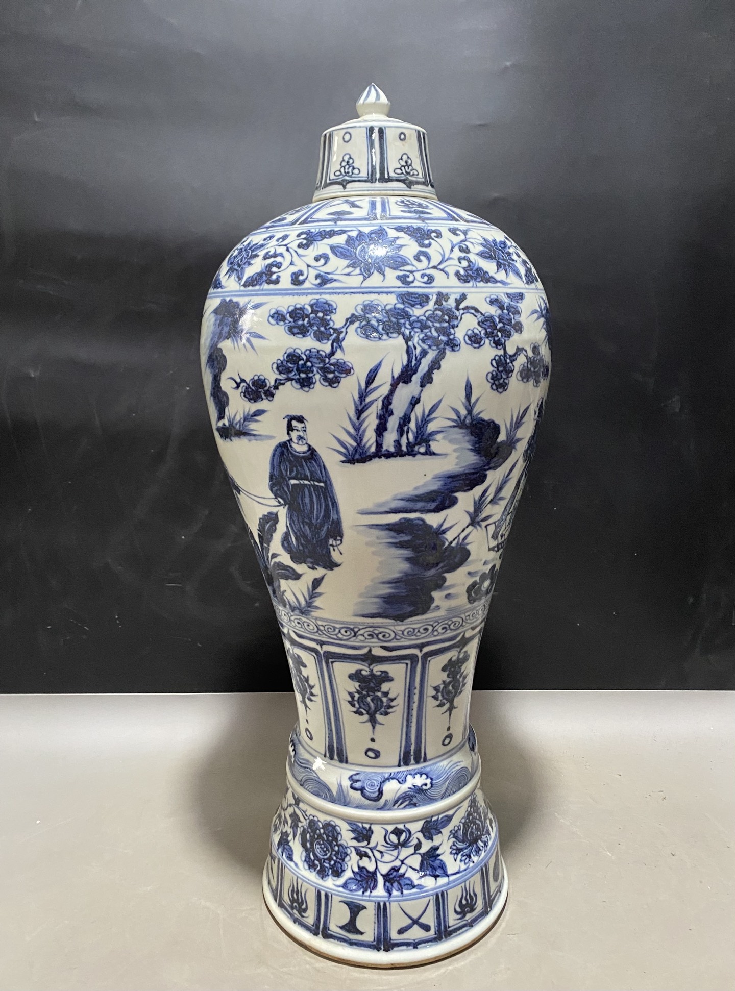 精品收藏 元青花萧何月下追韩信高脚梅瓶