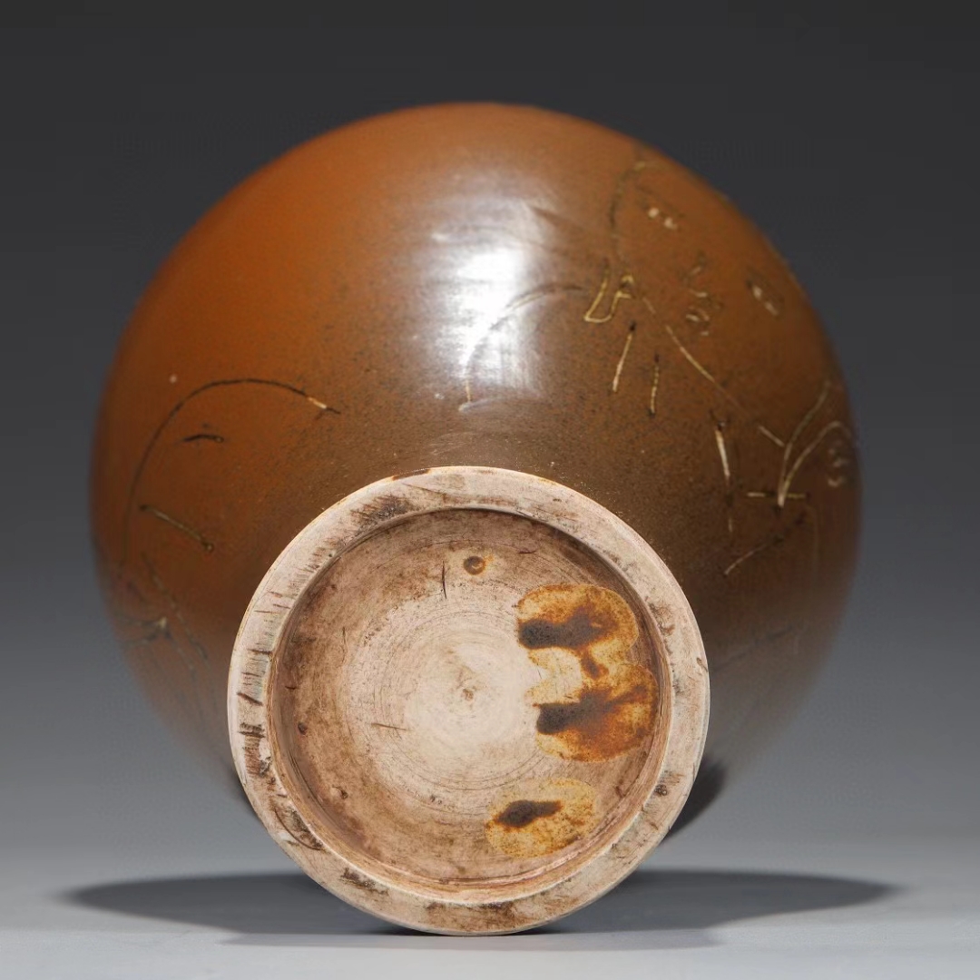 精品收藏 北宋 定窑紫金釉剔刻人像大梅瓶.