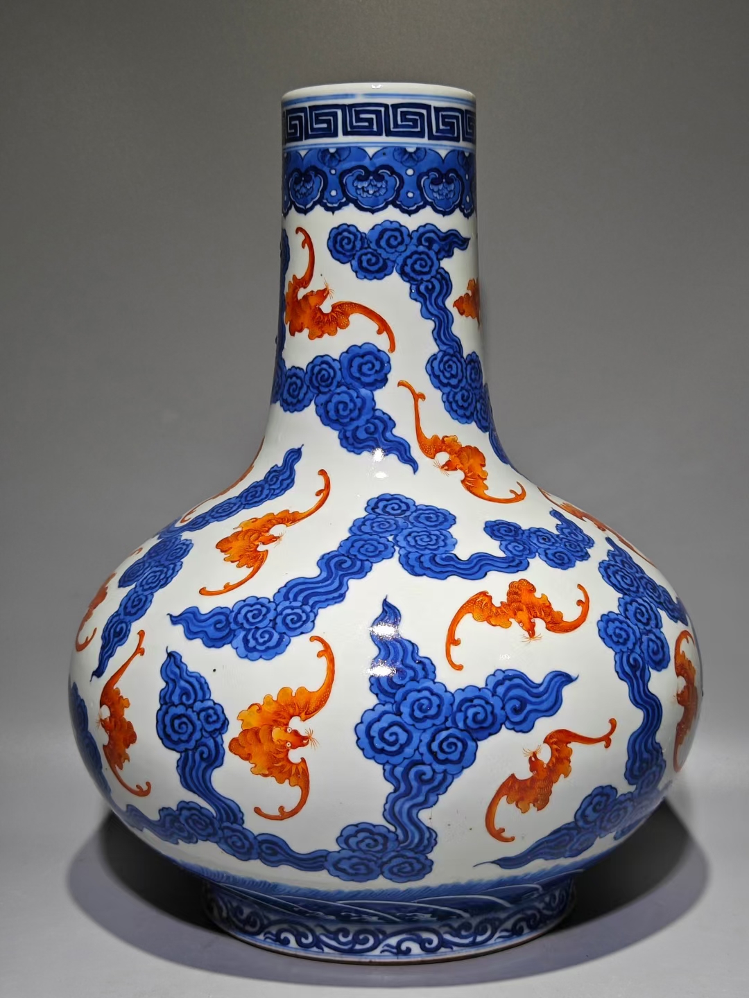 精品收藏 大清光绪年制,青花矾红描金洪福齐天荸荠瓶. 尺寸:高:32