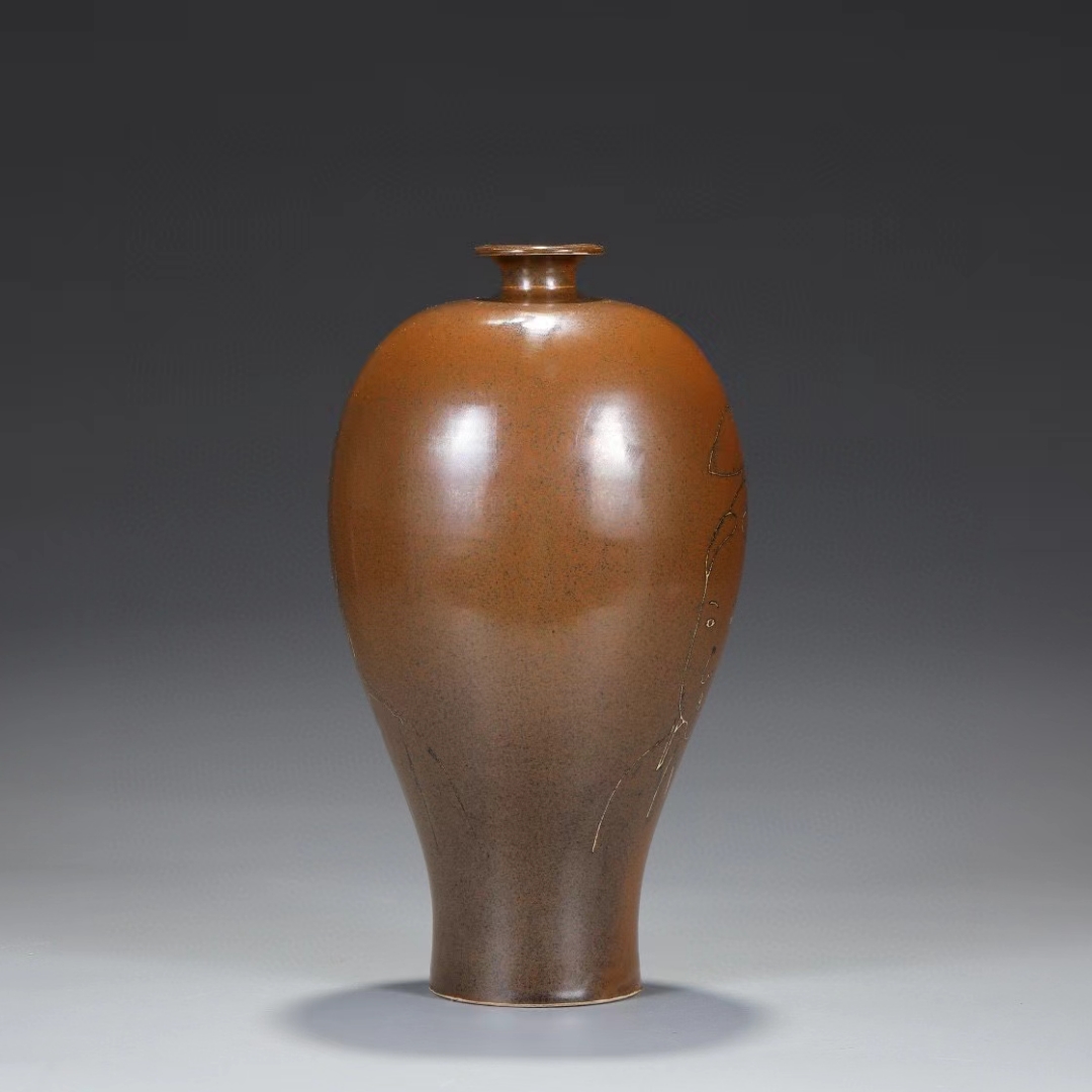 精品收藏 北宋 定窑紫金釉剔刻人像大梅瓶.